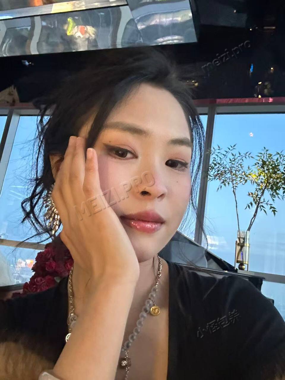 云南 昆明 25岁 155cm 80 B杯 听话 温柔 抽烟纹身:无 SM:否 无套:可 口交:可 过夜:可 同居:可 可飞:能 价格:7 特点:听话 温柔