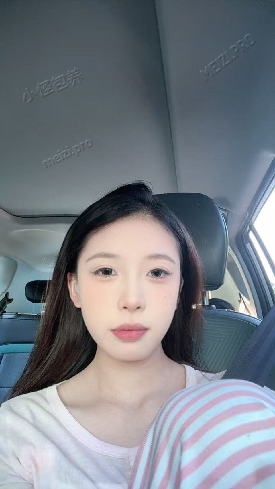 浙江 东阳 19岁 160cm 95 B杯 主播 不知道 抽烟纹身:有纹身 SM:否 无套:可 口交:否 过夜:可 同居:可 可飞:可以 价格:25 特点:不知道