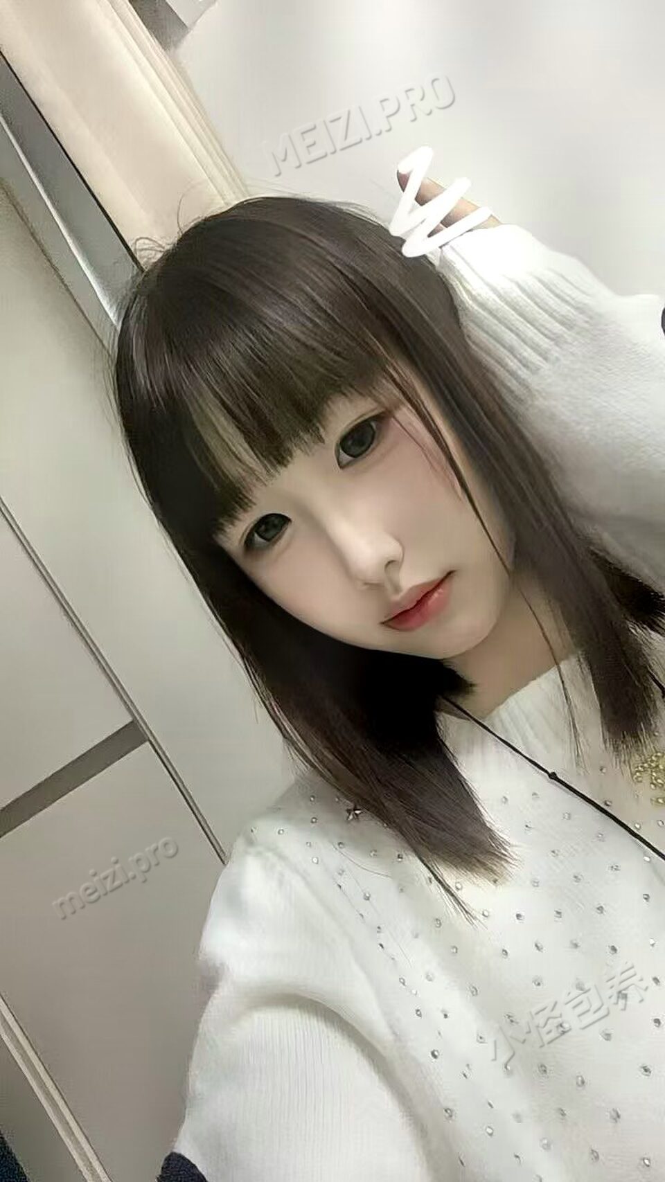 河南 安阳 17岁 164cm 82 A杯 无业 乖 抽烟纹身:无纹身 SM:是 无套:可 口交:可 过夜:可 同居:可 可飞:可 价格:30 特点:乖