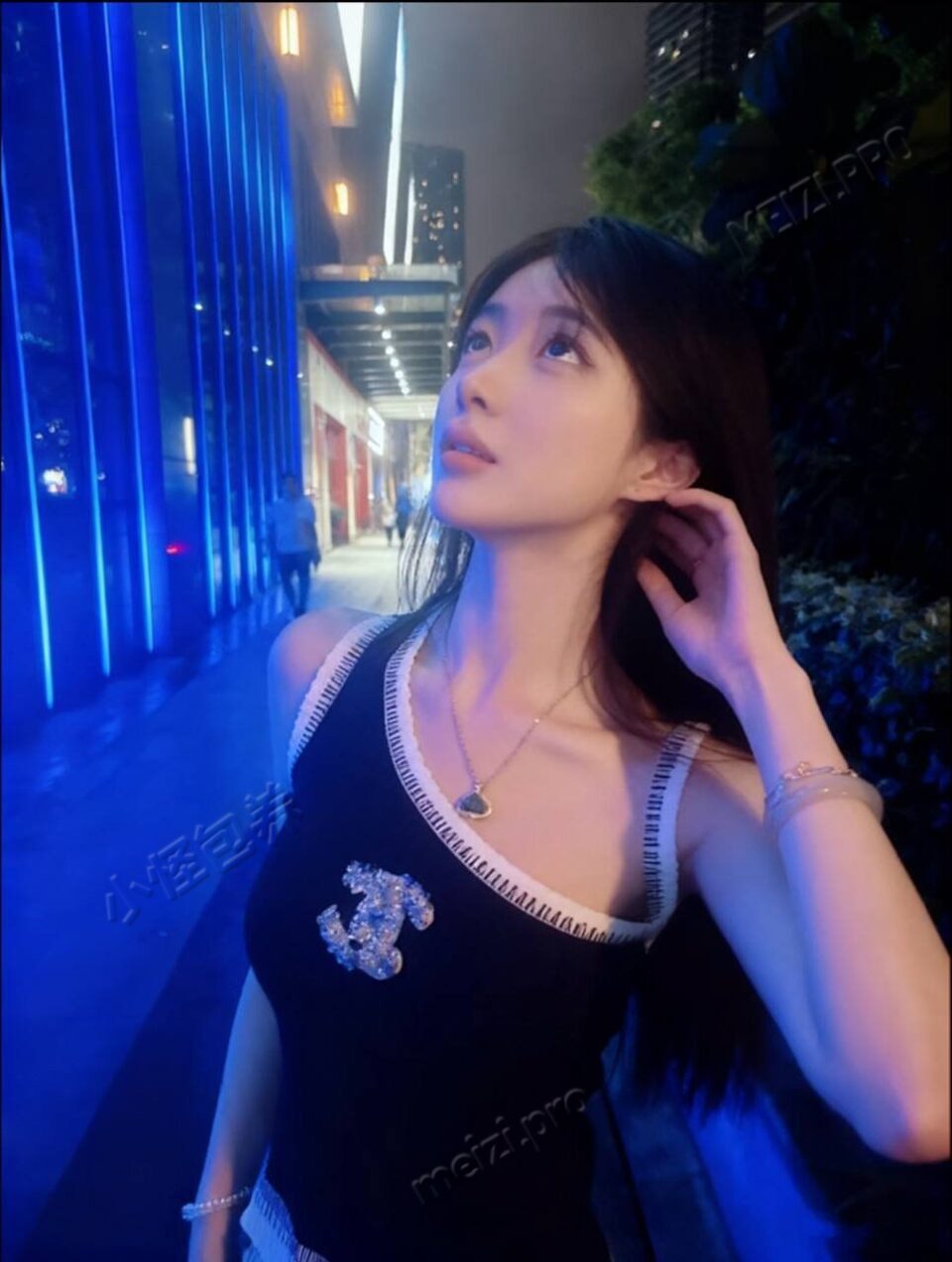 广东 广州 普宁 22岁 160cm 45 B杯 自由职业 知性优雅，多种风格驾驭，每天不一样的女友陪伴，床上动作撩人主动迎合各种深度，服务体贴入微，娇小玲珑，可盐可甜，活泼开朗，会提供情绪价值，待开发更多的新玩法 抽烟纹身:无纹身 SM:是 无套:可 口交:可 过夜:可 同居:可 可飞:可 港澳 价格:6/12 特点:知性优雅，多种风格驾驭，每天不一样的女友陪伴，床上动作撩人主动迎合各种深度，服务体贴入微，娇小玲珑，可盐可甜，活泼开朗，会提供情绪价值，待开发更多的新玩法