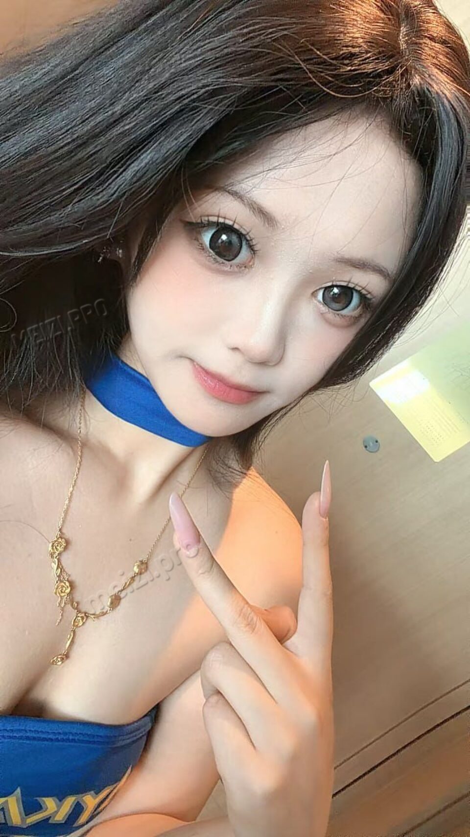河南 郑州 18岁 165cm 49 B杯 学生 肤嫩白如玉、身段纤细清爽的极品纯净小白虎，外表看似纤尘不染，内心却极度火热敏感，主动配合 SM:是 无套:否 口交:可 过夜:可 可飞:可 价格:8 特点:肤嫩白如玉、身段纤细清爽的极品纯净小白虎，外表看似纤尘不染，内心却极度火热敏感，主动配合