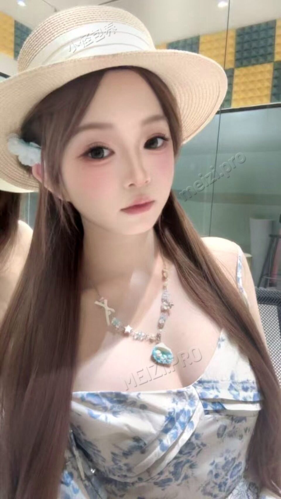 广东 深圳 19岁 162cm 87 B杯 学生 性格好 抽烟纹身:不抽烟无纹身 SM:是 无套:否 口交:可 过夜:可 同居:可 可飞:可 价格:8 特点:性格好