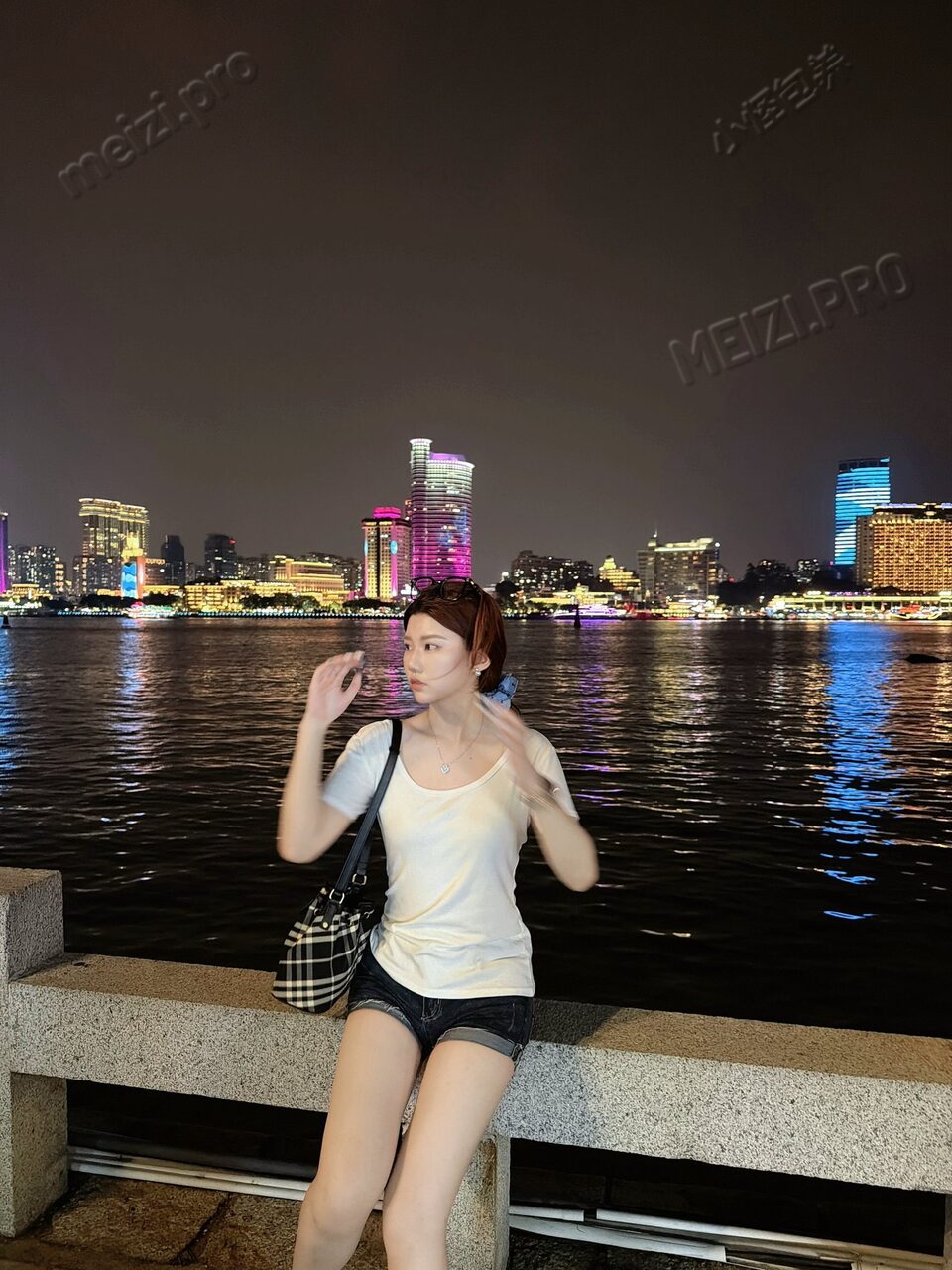 广东 广州 22岁 168cm 106 B杯 学生 听话，懂事不粘人，好相处，在校女大会跳舞，皮肤白身材好，放得开都肯配合 抽烟纹身:无 SM:否 无套:否 口交:可 过夜:可 同居:可 可飞:可 价格:8-11 特点:听话，懂事不粘人，好相处，在校女大会跳舞，皮肤白身材好，放得开都肯配合