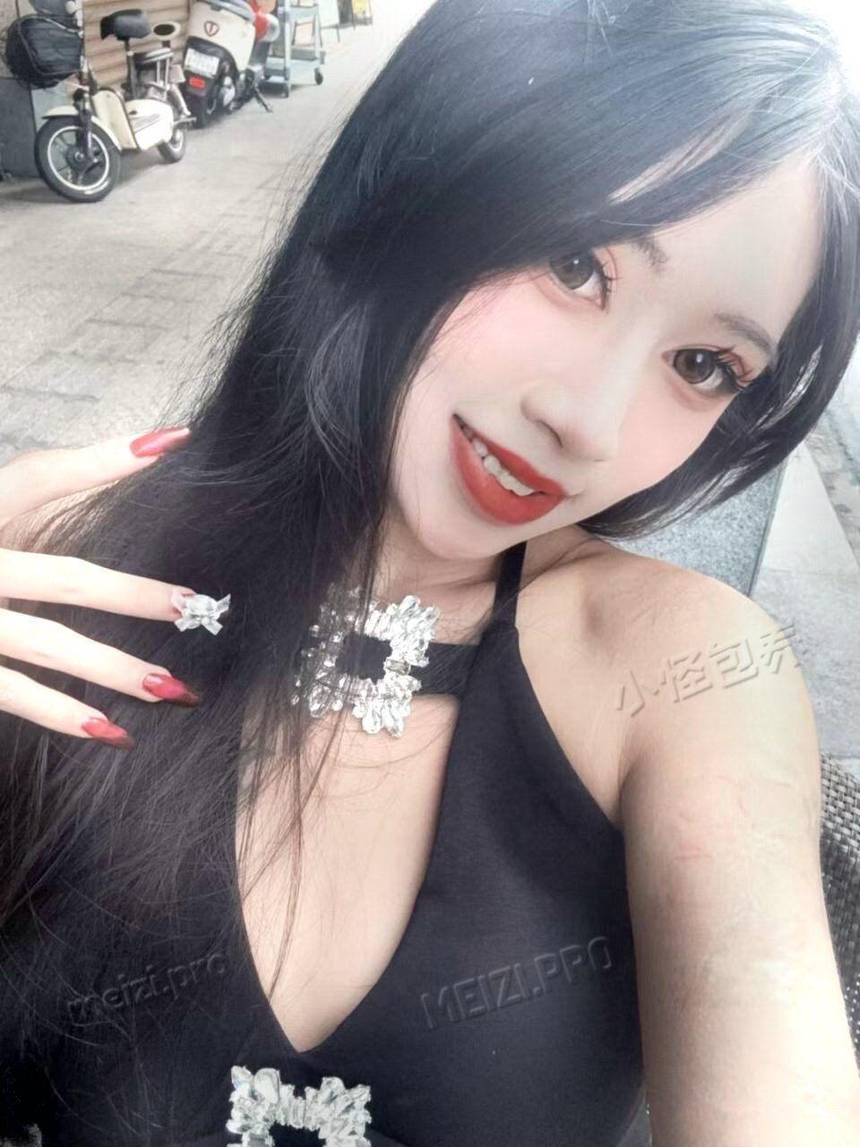 广东 江门 23岁 163cm 97 B杯 待业 听话懂事 抽烟纹身:抽烟有纹身 SM:轻微 无套:否 口交:可 过夜:可 同居:可 可飞:可 广东省内 价格:20 特点:听话懂事