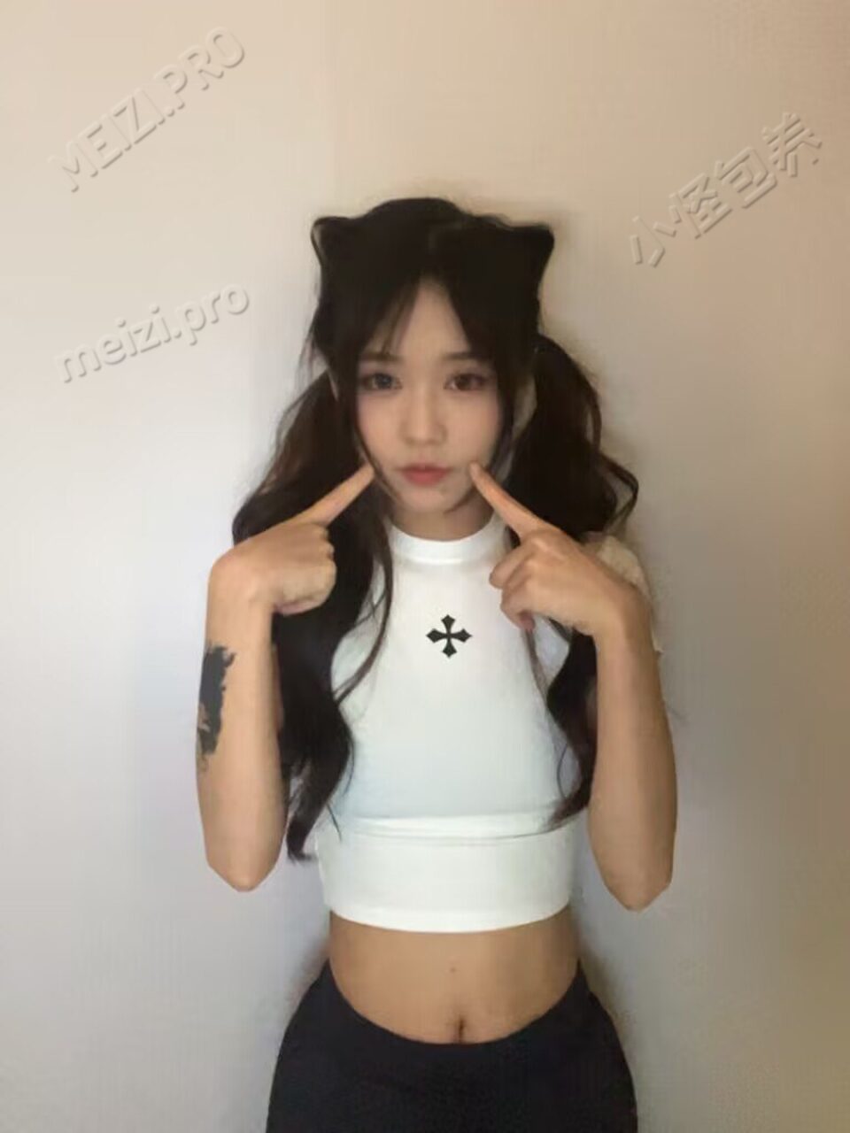 安徽 宣城 广德 23岁 160cm 85 A杯 无 抽烟纹身:不抽烟有纹身 SM:否 无套:可 口交:可 过夜:可 同居:考虑 可飞:可 价格:15-20