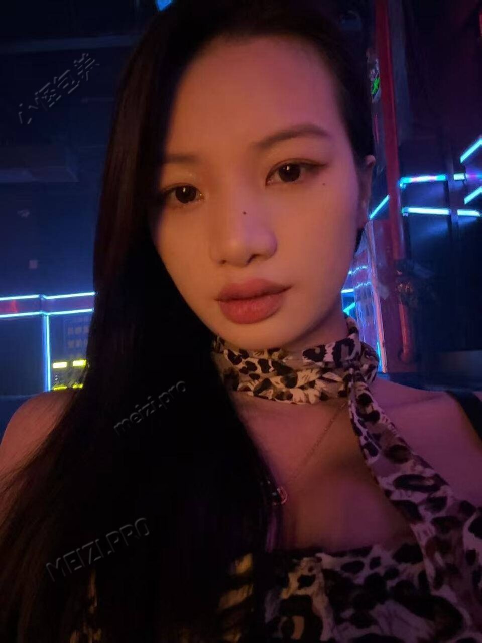 广东 广州 25岁 156cm 82 B杯 人事 可后门,听话,事少,水多 抽烟纹身:偶尔抽烟有纹身 SM:是 无套:否 口交:可 过夜:可 可飞:否 价格:20 特点:可后门,听话,事少,水多