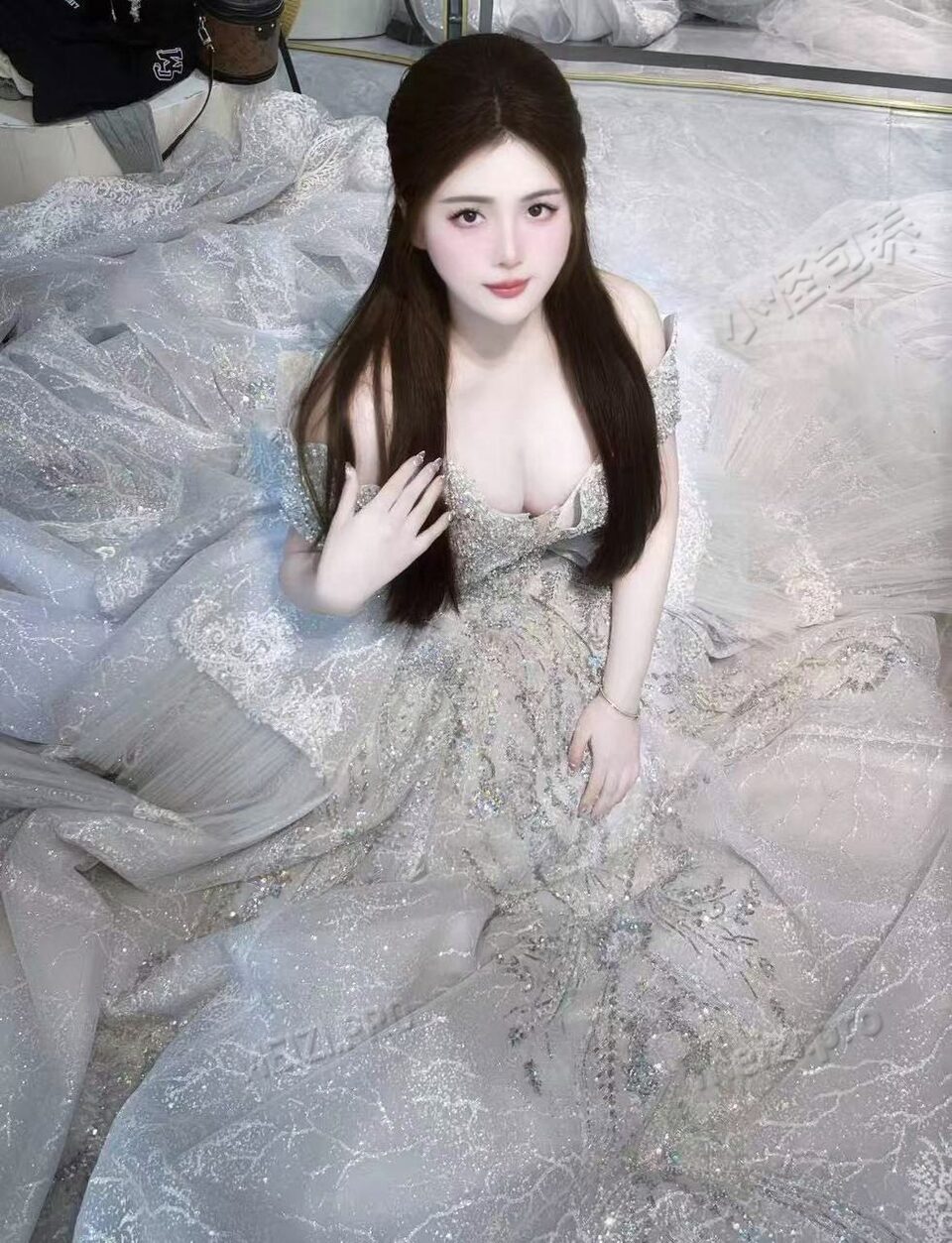 安徽 芜湖 26岁 162cm 105 C杯 主播 比同龄人看起来更显小，胸部挺拔，屁股大，下面紧，懂事听话 抽烟纹身:不抽烟有小纹身 SM:否 无套:否 口交:可 过夜:否 同居:否 可飞:可 价格:15 特点:比同龄人看起来更显小，胸部挺拔，屁股大，下面紧，懂事听话