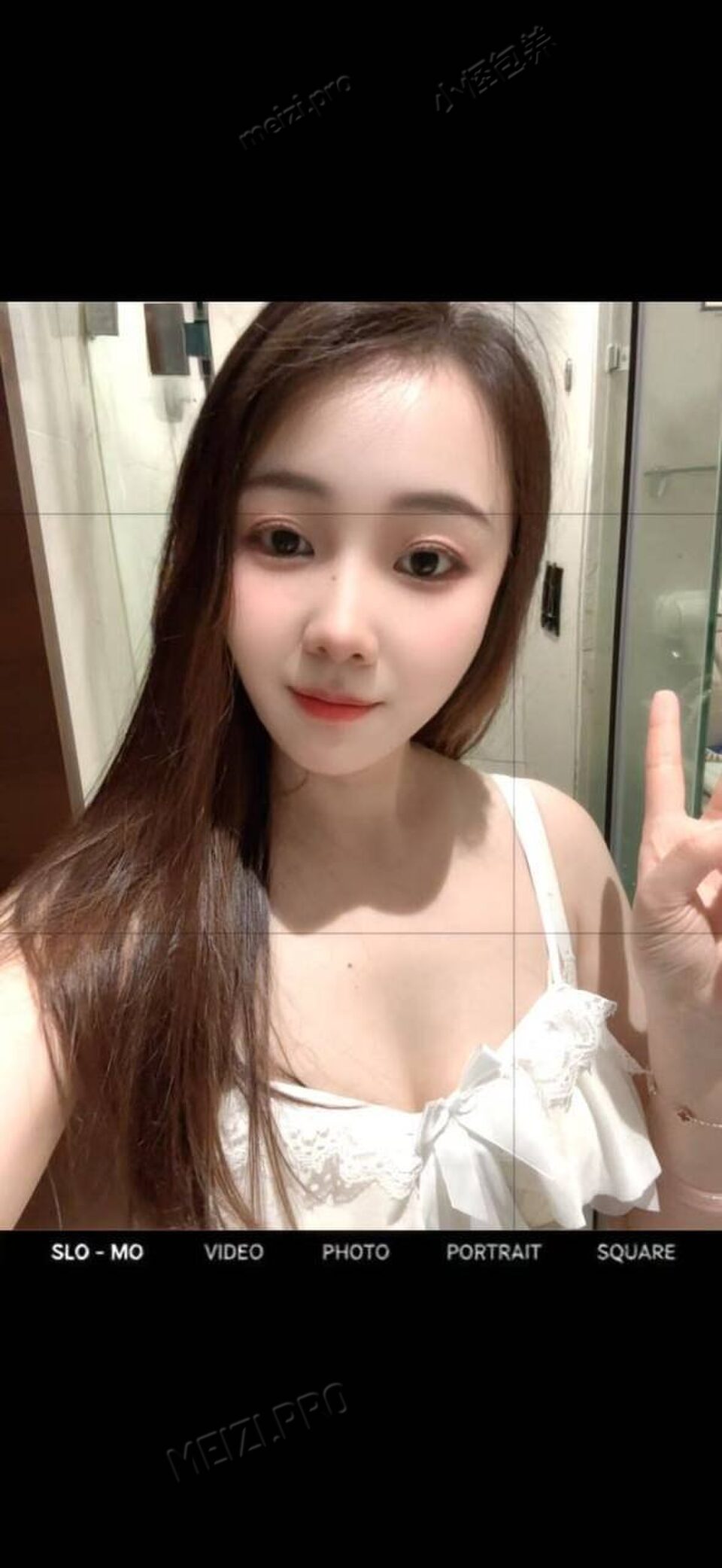 广东 东莞 32岁 161cm 100 B杯 美容师 做美容懂保养，可护肤按摩，说话好听情商到位，服务热情 抽烟纹身:无纹身 SM:是 无套:可 口交:可 过夜:可 同居:可 可飞:可 外省及港澳 价格:5 特点:做美容懂保养，可护肤按摩，说话好听情商到位，服务热情