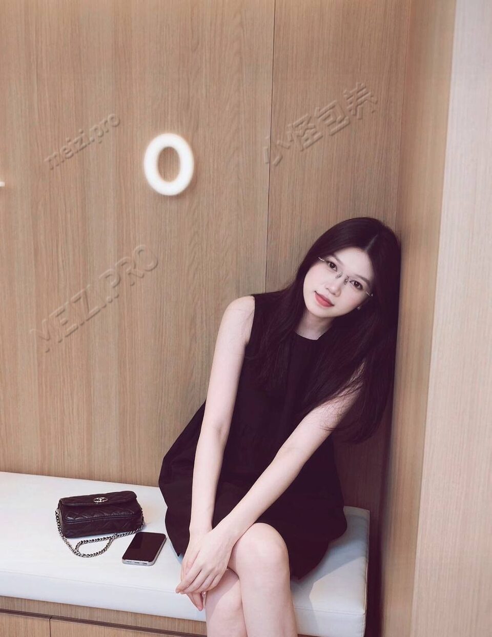 广东 广州 花都 19岁 151cm 44 A杯 待业 清丽脱俗，貌美如花，温文尔雅，听话懂事，乖巧伶俐，小鸟依人，娇小玲珑，可盐可甜，活泼开朗，会提供情绪价值，待开发更多的新玩法 抽烟纹身:不抽烟有纹身 SM:否 无套:可 口交:可 过夜:可 同居:可 可飞:可 价格:7 特点:清丽脱俗，貌美如花，温文尔雅，听话懂事，乖巧伶俐，小鸟依人，娇小玲珑，可盐可甜，活泼开朗，会提供情绪价值，待开发更多的新玩法