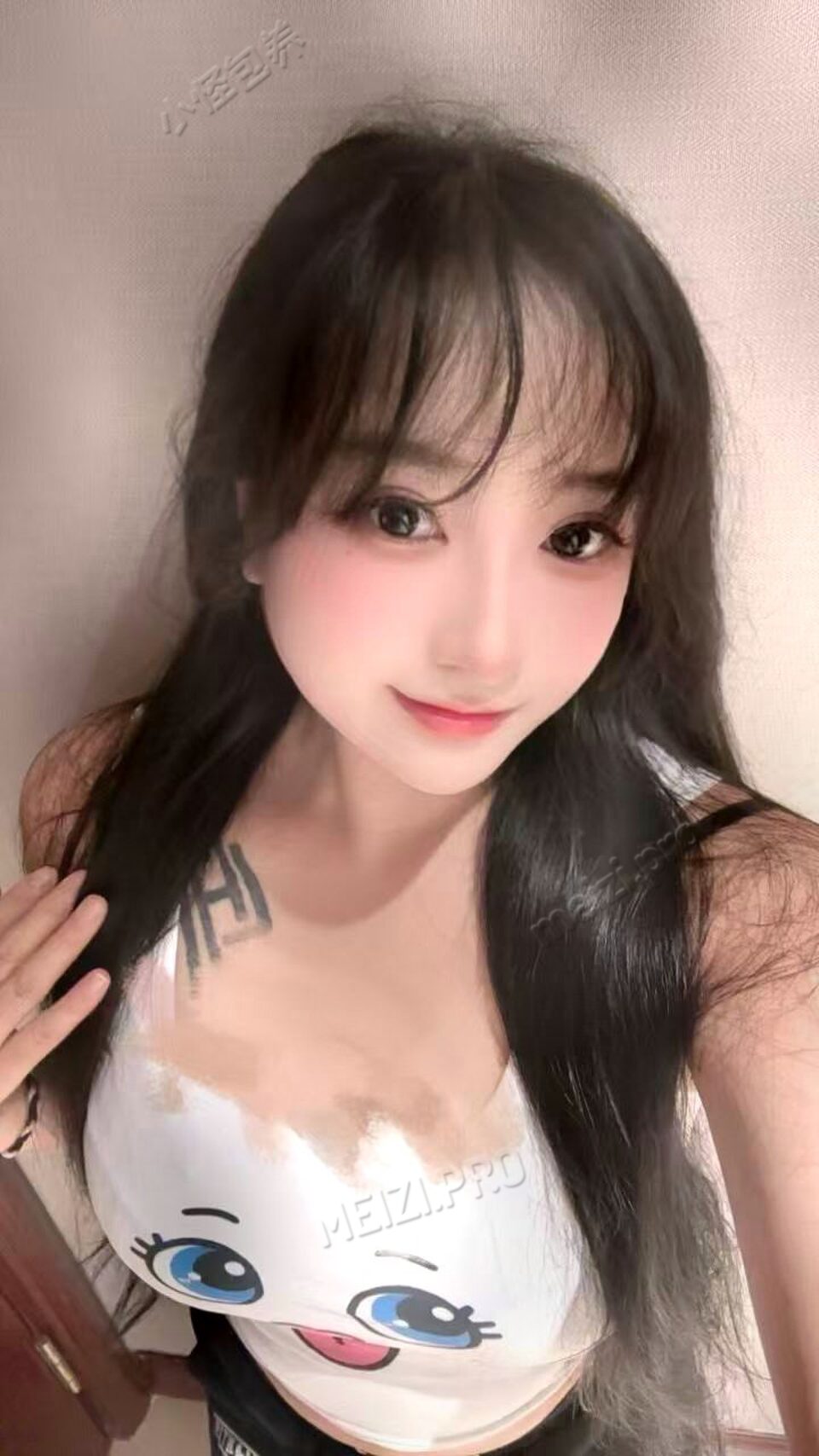 浙江 杭州 24岁 159cm 100 C杯 舞蹈老师 性格活泼开朗听话，会一字马，小m属性 抽烟纹身:不抽烟有纹身 SM:是 无套:可 口交:可 过夜:可 同居:可 可飞:可 价格:15 特点:性格活泼开朗听话，会一字马，小m属性