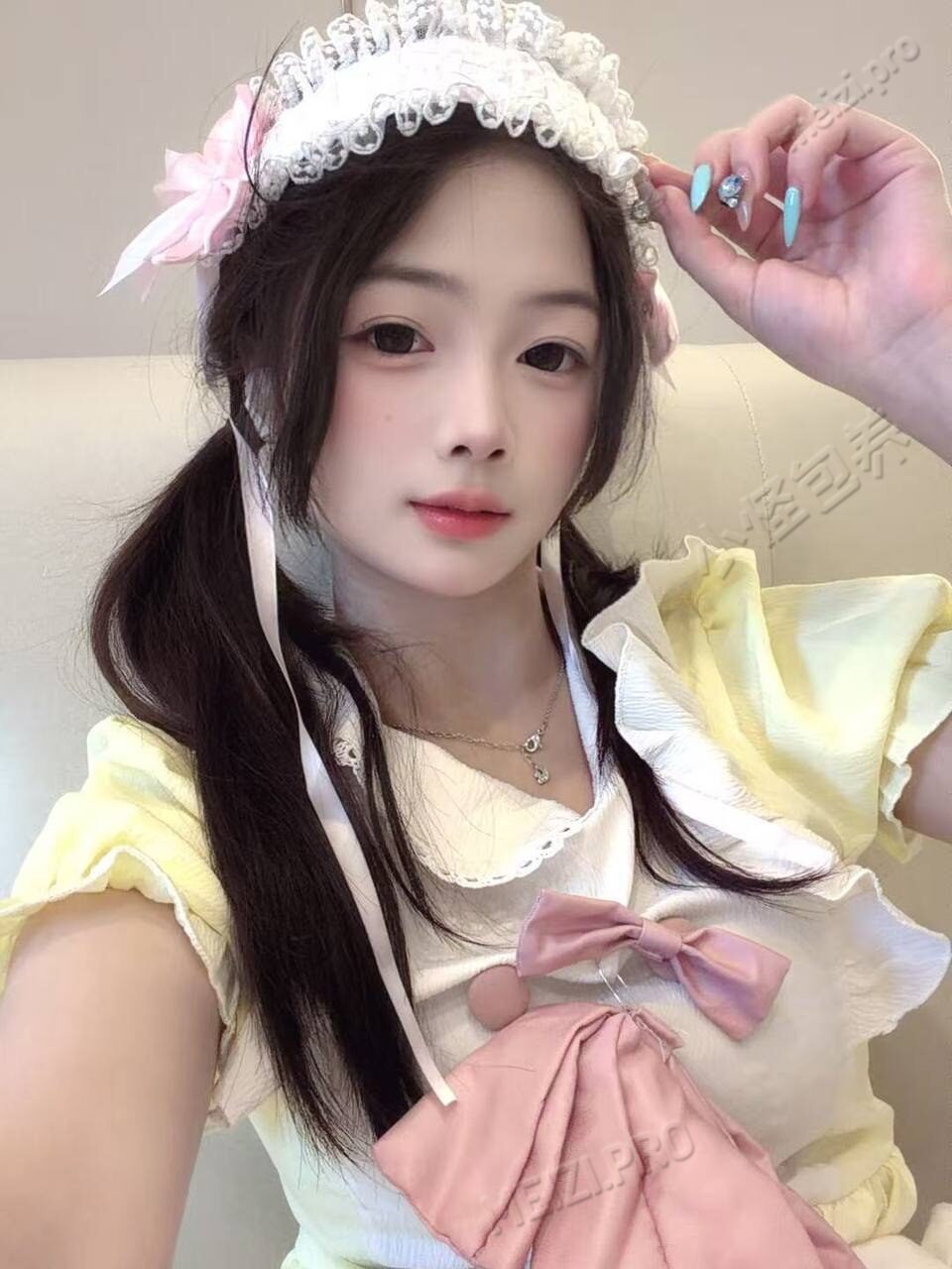 湖南 长沙 18岁 160cm 80 B杯 听话 乖 很会懂配合 抽烟纹身:无纹身 无套:可 口交:可 过夜:可 同居:可 可飞:可 含港澳 价格:5 特点:听话 乖 很会懂配合