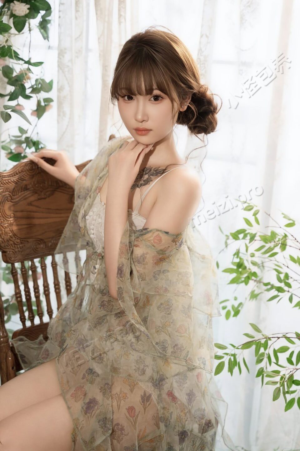 河南 郑州 18岁 172cm 64 B杯 无业 个子高，身材标准，年轻可爱，很反差，有舌钉，可纯可欲，事少不粘人，身体棒，吃嘛嘛香 抽烟纹身:有舌钉 SM:是 无套:否 口交:否 过夜:可 同居:可 可飞:可 价格:12 特点:个子高，身材标准，年轻可爱，很反差，有舌钉，可纯可欲，事少不粘人，身体棒，吃嘛嘛香