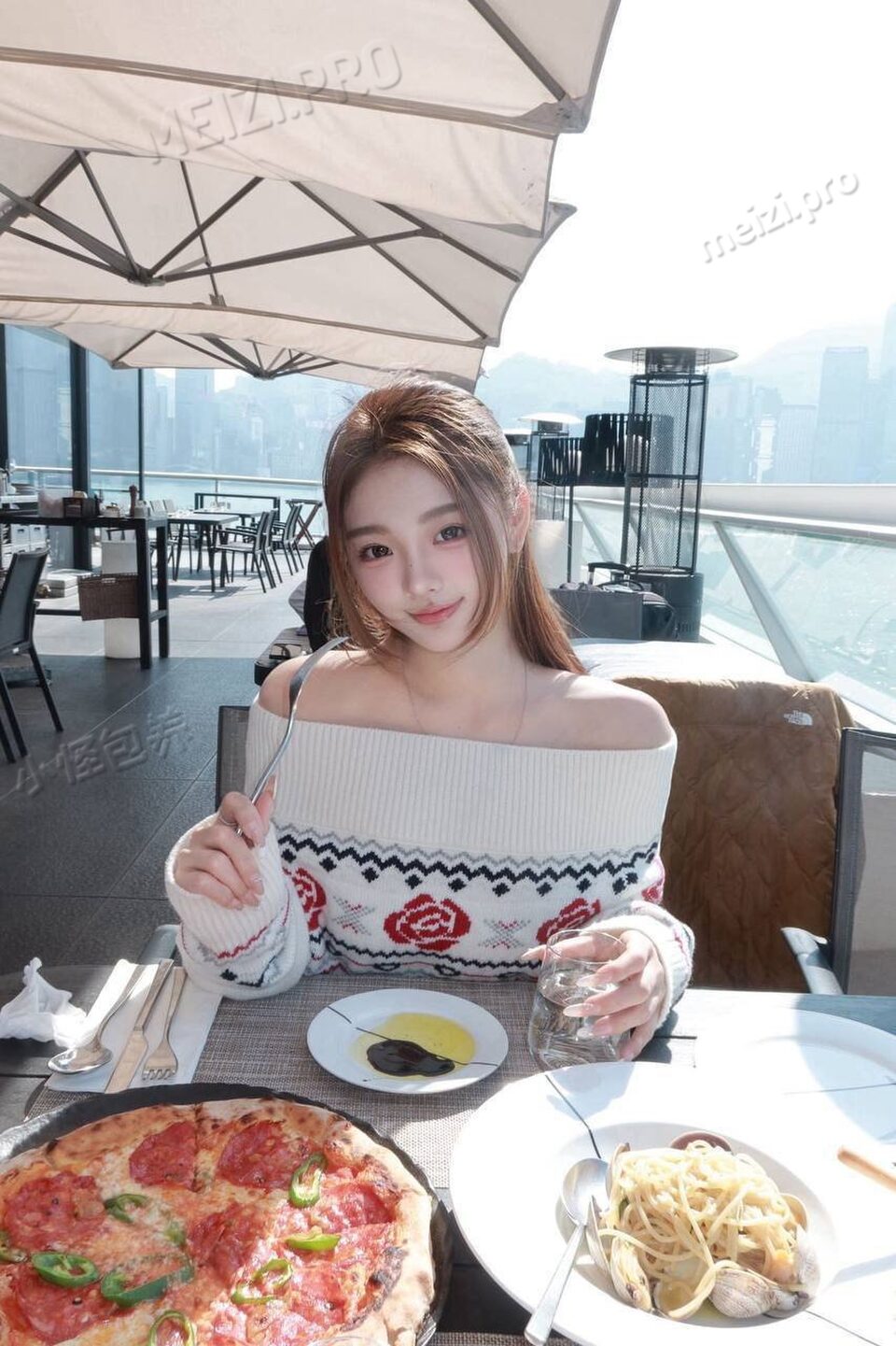 浙江 杭州 22岁 166cm 90 C杯 学生 身材好,腰细,可甜可御,皮肤白,艺术生 抽烟纹身:无 SM:是 无套:否 口交:可 过夜:可 可飞:可 可出国 价格:25-45 特点:身材好,腰细,可甜可御,皮肤白,艺术生