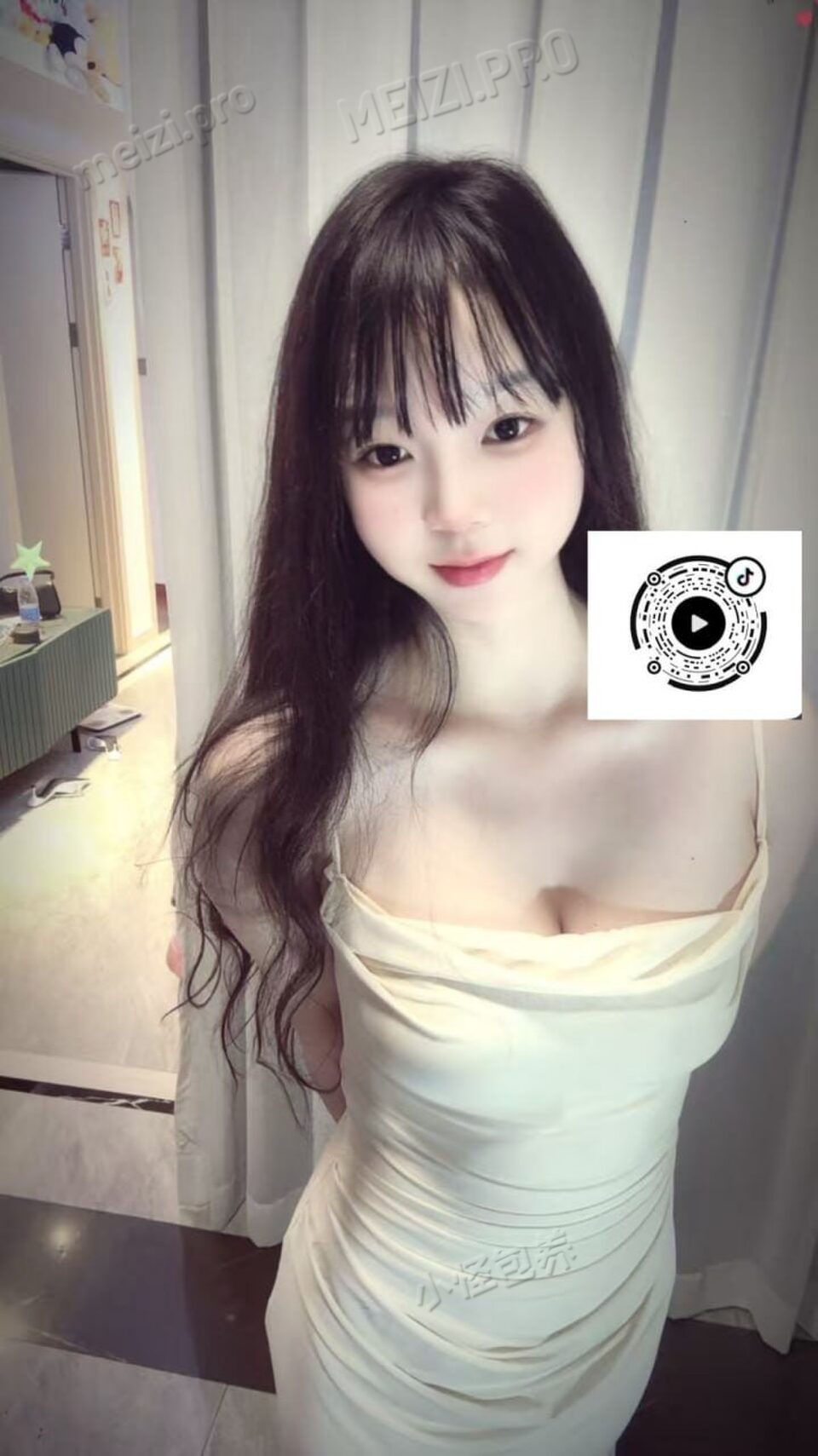 福建 厦门 28岁 155cm 105 B杯 工作 乖，懂事 抽烟纹身:无纹身 SM:否 无套:否 口交:否 过夜:可 同居:可 可飞:可 价格:8.5 特点:乖，懂事
