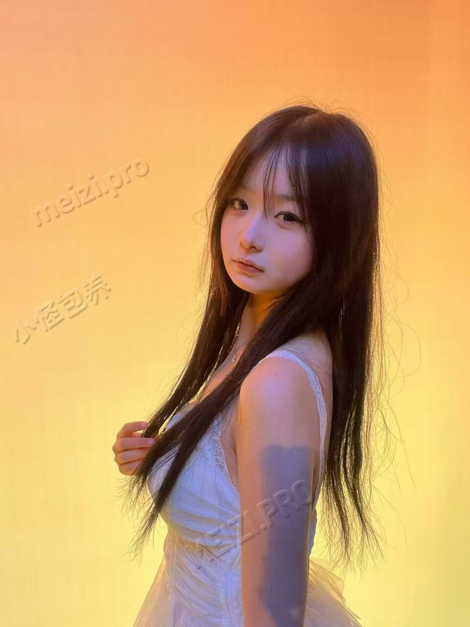 云南 昆明 18岁 165cm 96 A杯 学生 学生妹 第一次接 下面很紧 性价比高 抽烟纹身:无 SM:否 无套:否 口交:否 过夜:可 同居:可 可飞:可 价格:6 特点:学生妹 第一次接 下面很紧 性价比高