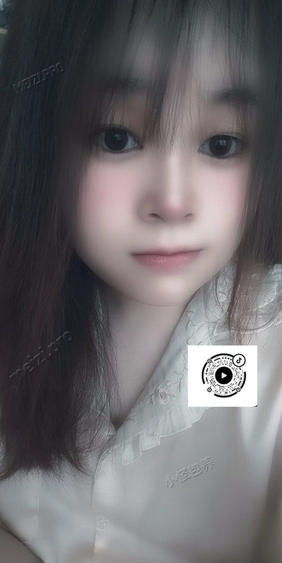 广东 清远 26岁 167cm 130 A杯 工作 声音还可以 抽烟纹身:无 SM:否 无套:可 口交:否 过夜:否 同居:否 可飞:不能 只接本地 价格:2 特点:声音还可以