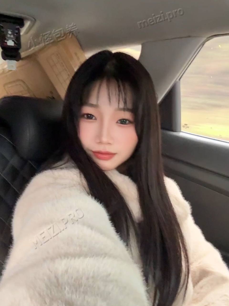湖南 张家界 25岁 160cm 91 主播 抽烟纹身:无抽烟有纹身 SM:是 无套:可 口交:可 过夜:可 同居:可 可飞:可 其他城市、港澳 价格:5