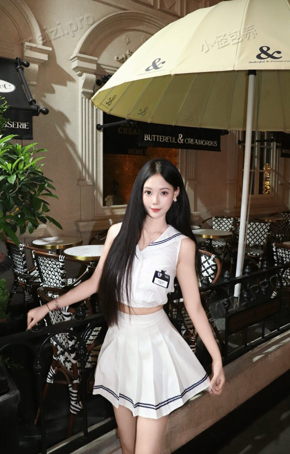 广东 深圳 21岁 165cm 103 C杯 学生 胸大腰细可御可甜 抽烟纹身:无 SM:否 无套:可 口交:可 过夜:可 同居:可 可飞:可 价格:10 特点:胸大腰细可御可甜