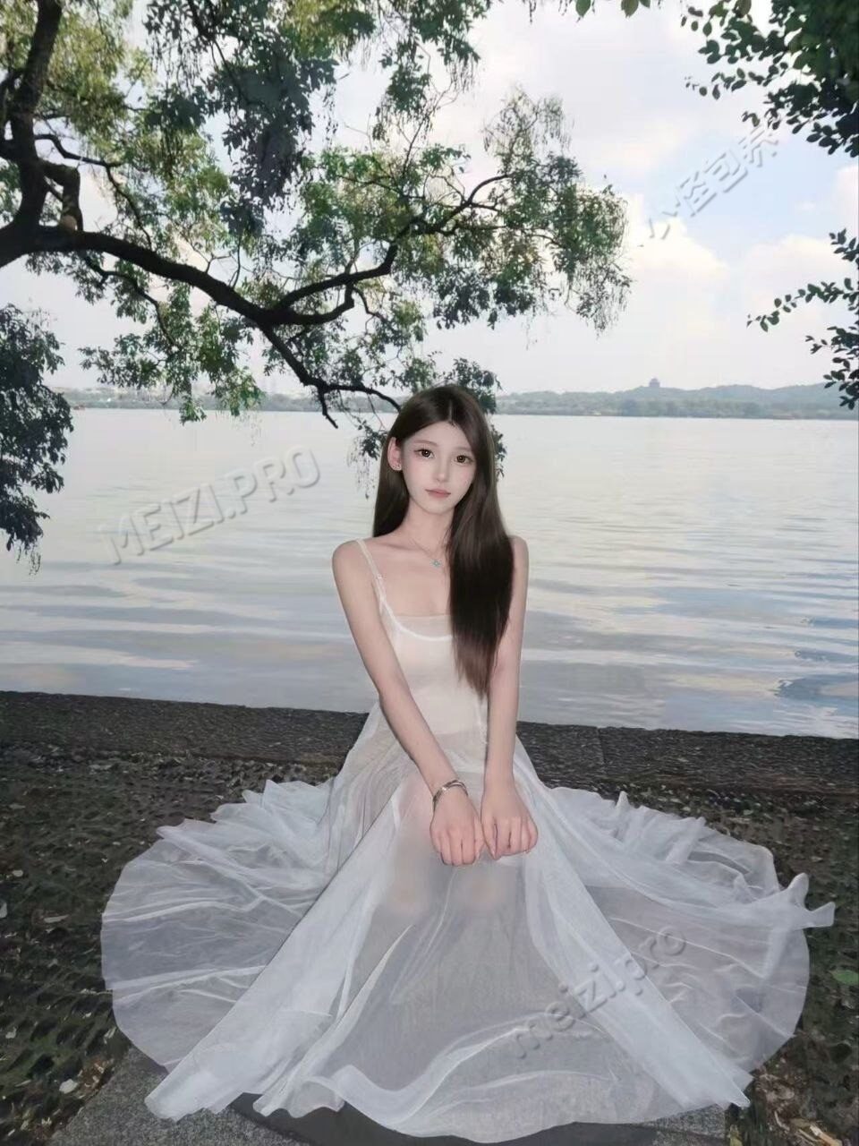 广东 深圳 19岁 164cm 81 B杯 待业 腰细腿长身体软，乖巧听话不多事，会提供情绪价值，床上主动不死鱼 抽烟纹身:无 SM:否 无套:加钱可 口交:可 过夜:可 同居:可 可飞:可 价格:10 特点:腰细腿长身体软，乖巧听话不多事，会提供情绪价值，床上主动不死鱼