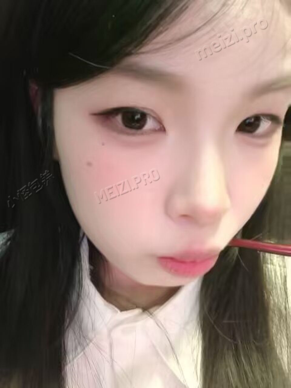 湖北 恩施 21岁 164cm 96 B杯 无 jk 抽烟纹身:无 SM:是 无套:否 口交:可 过夜:可 同居:可 可飞:可 出路费即可 价格:12 特点:jk