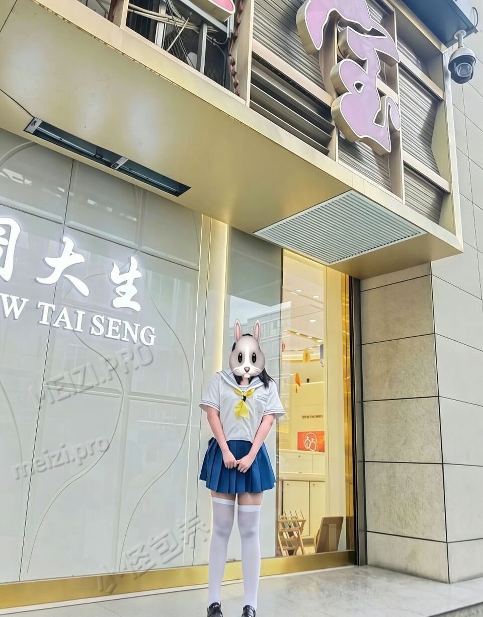 甘肃 天水 18岁 165cm 126 B杯 学生 很听话 SM:否 无套:可 口交:可 过夜:否 同居:否 可飞:否 价格:5 特点:很听话