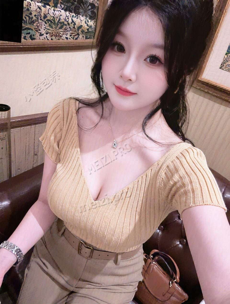 广东 珠海 23岁 162cm 108 D杯 个体美甲师 纯天然听话乖巧性格开朗温柔不事多身材比例很好肯配合 抽烟纹身:不抽烟有纹身 SM:否 无套:可 口交:可 过夜:可 同居:否 可飞:可 价格:7-30 特点:纯天然听话乖巧性格开朗温柔不事多身材比例很好肯配合