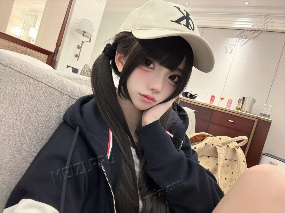 河南 郑州 19岁 173cm 96 B杯 学生 清纯女大 身材好大长腿 性格外向 乖巧听话 温柔懂事 不粘人 会提供情绪价值 声音好听 配合度高 抽烟纹身:无 SM:否 无套:否 口交:可 过夜:可 同居:否 可飞:可以 价格:9 特点:清纯女大 身材好大长腿 性格外向 乖巧听话 温柔懂事 不粘人 会提供情绪价值 声音好听 配合度高