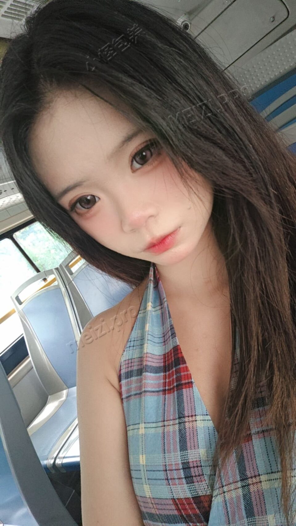 广东 深圳 20岁 160cm 80 B杯 学生 会撒娇，体贴 抽烟纹身:无 SM:否 无套:可 口交:可 过夜:可 同居:否 可飞:可 其他城市，有港澳通行证 价格:5 特点:会撒娇，体贴