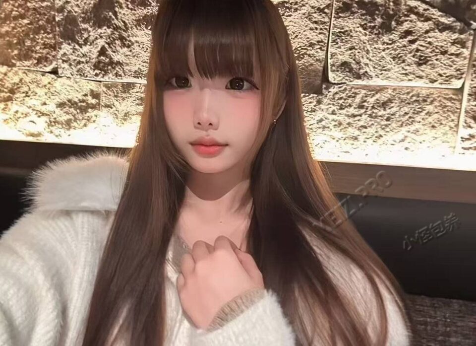 浙江 绍兴 18岁 160cm 82 女生 懂事,乖巧,情绪价值高 抽烟纹身:无 SM:否 无套:否 口交:可 过夜:可 同居:可 可飞:可 价格:10 特点:懂事,乖巧,情绪价值高