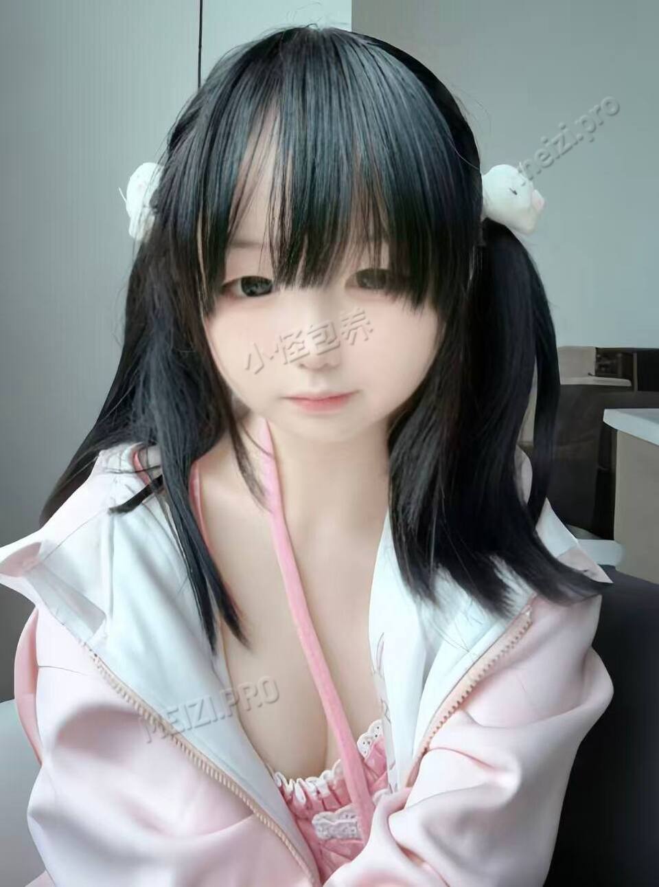 浙江 杭州 18岁 159cm 91 B杯 自由职业 萝莉女儿年轻干净会叫爸爸粘人 抽烟纹身:无纹身 SM:是 无套:可 口交:可 过夜:可 同居:可 可飞:可 价格:5 特点:萝莉女儿年轻干净会叫爸爸粘人