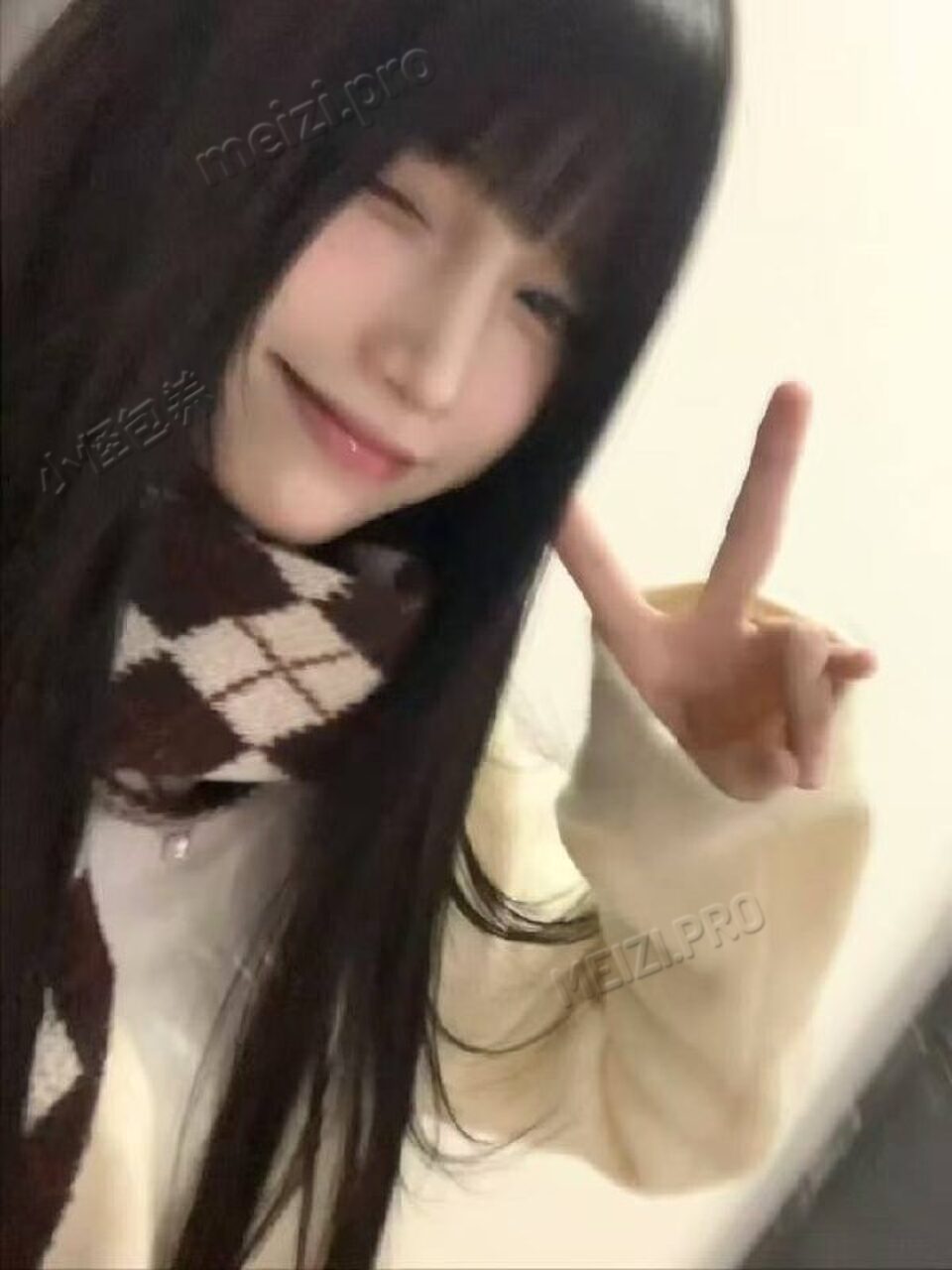 广西 南宁 19岁 162cm 83 B杯 学生 听话懂事 SM:否 无套:否 口交:可 过夜:可 同居:否 可飞:可 价格:30 特点:听话懂事