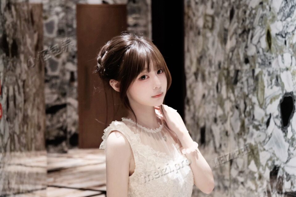 山东 济南 18岁 165cm 82 B杯 学生 无整原生脸 冷白皮 素颜好看 皮肤好无瑕疵 无纹身不吸烟 能喝一点酒 会西洋乐器(专业水平)性格活泼脾气好 抽烟纹身:无 无套:可 口交:可 过夜:可 可飞:可 价格:20 特点:无整原生脸 冷白皮 素颜好看 皮肤好无瑕疵 无纹身不吸烟 能喝一点酒 会西洋乐器(专业水平)性格活泼脾气好