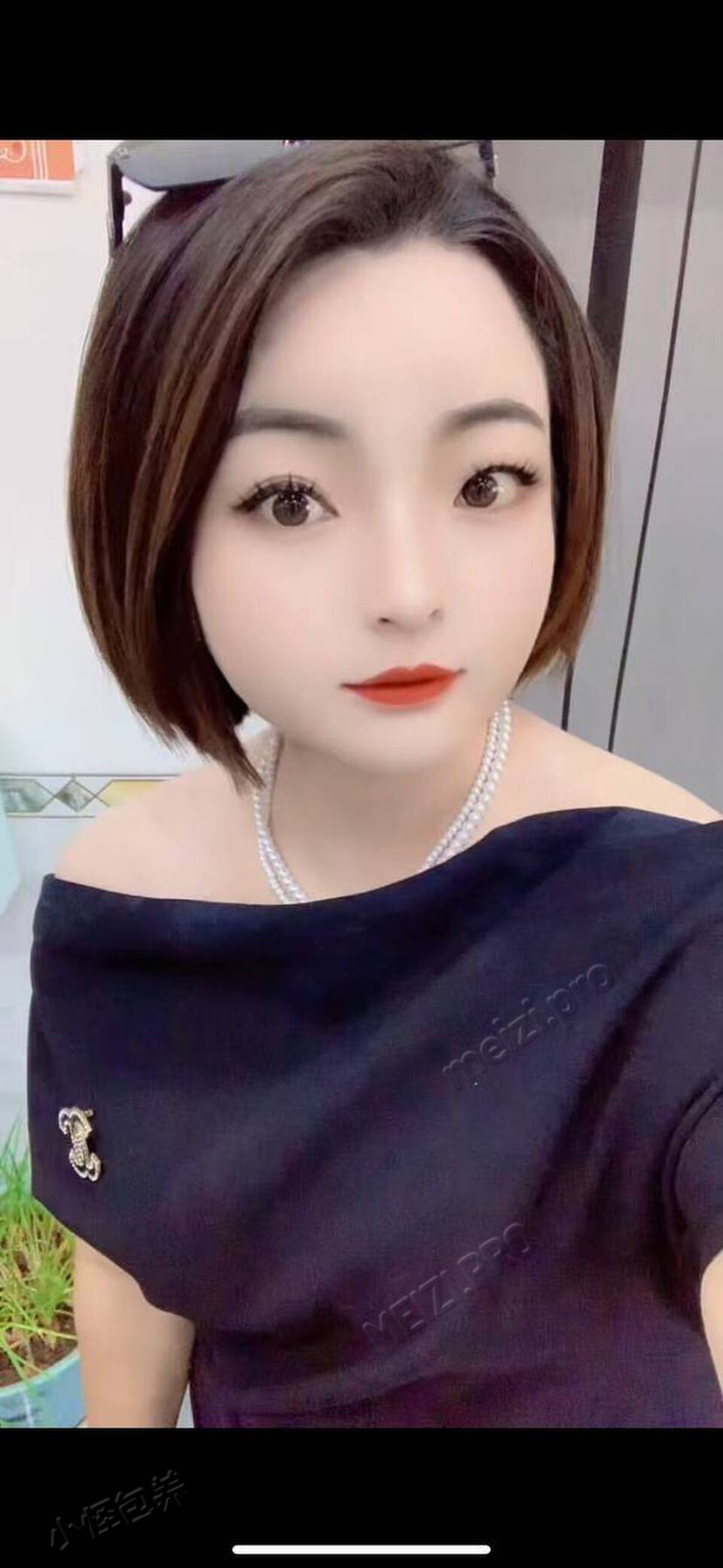 云南 昭通 30岁 161cm 121 无 活泼，开朗，没有小脾气 抽烟纹身:无 SM:否 无套:可 口交:可 过夜:可 同居:可 可飞:否 价格:2.5 特点:活泼，开朗，没有小脾气