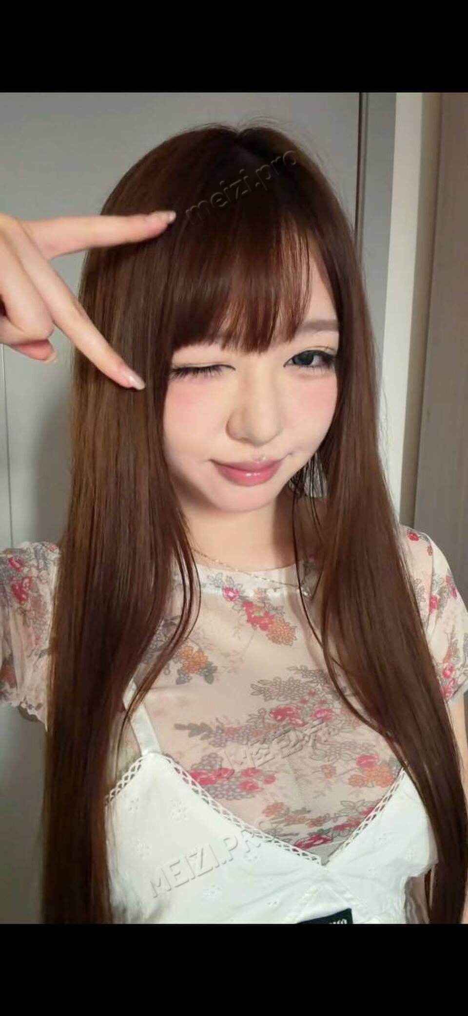 四川 成都 19岁 169cm 109 D杯 学生 皮肤白口技好紧致水多道具制服cos 抽烟纹身:无 SM:轻m 无套:否 口交:可 过夜:可 同居:否 可飞:能 价格:10 特点:皮肤白口技好紧致水多道具制服cos