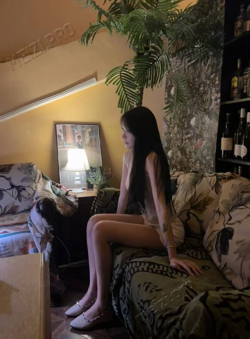 福建 泉州 21岁 173cm 50 C杯 无 性格好话多真人比照片好看 抽烟纹身:有纹身 SM:否 无套:否 口交:可 过夜:可 可飞:可 价格:10 特点:性格好话多真人比照片好看