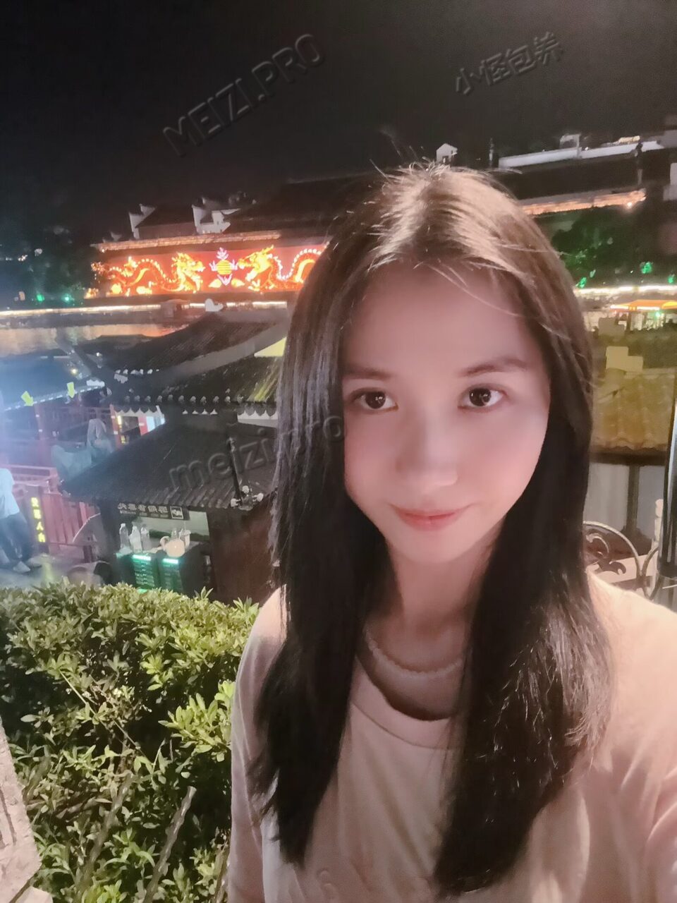 广东 广州 25岁 160cm 85 B杯 行政 会钢琴画画 口活好 前突后翘 偏紧 抽烟纹身:无 SM:是 无套:可 口交:可 过夜:可 同居:可 可飞:可 价格:20 特点:会钢琴画画 口活好 前突后翘 偏紧