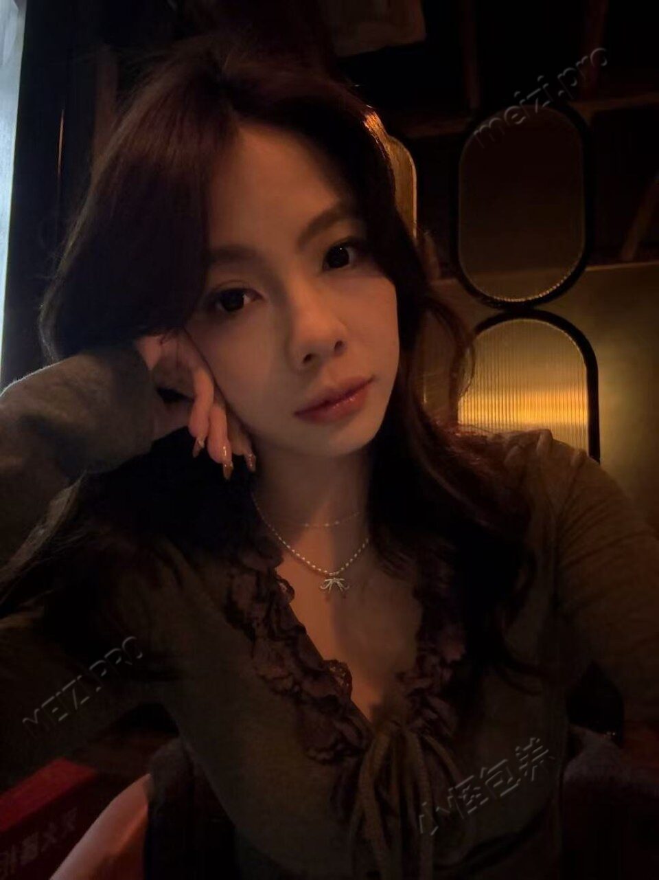 云南 昆明 25岁 165cm 50 B杯 文员 开朗大方,温柔 会提供情绪价值 抽烟纹身:无 SM:否 无套:可 口交:可 过夜:可 同居:否 可飞:周末可以 价格:15 特点:开朗大方,温柔 会提供情绪价值