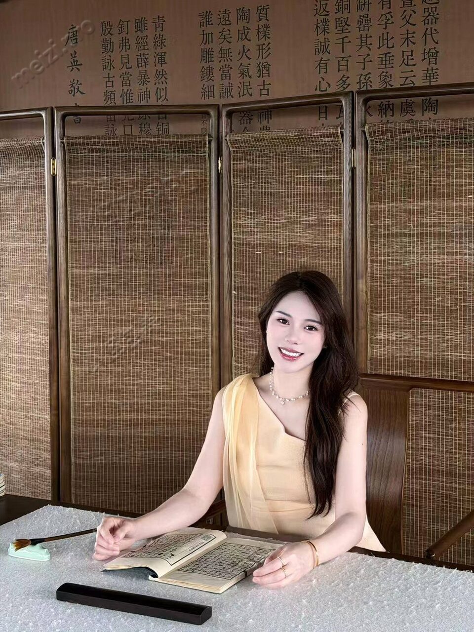 江西 南昌 23岁 160cm 98 B杯 自己创业 时间充足 懂事听话 抽烟纹身:无纹身 SM:否 无套:否 口交:可 过夜:可 同居:可 可飞:可 其他城市 有港澳通行证 价格:6 特点:时间充足 懂事听话