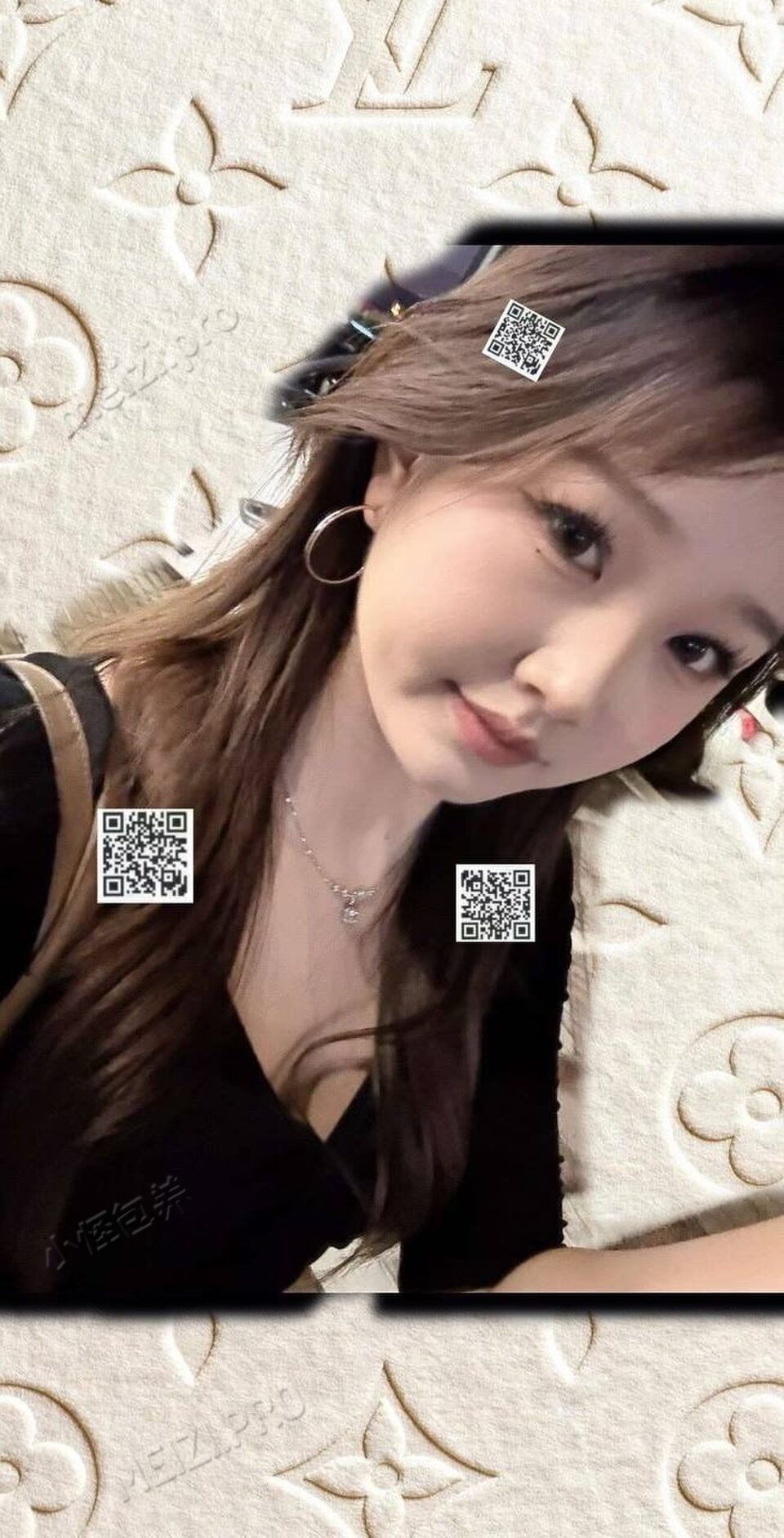 浙江 桐乡 26岁 163cm 115 A杯 前台 长得可爱 圈子干净 行为举止文明 抽烟纹身:无 SM:是 无套:否 口交:可 过夜:可 同居:可 可飞:否 价格:3 特点:长得可爱 圈子干净 行为举止文明