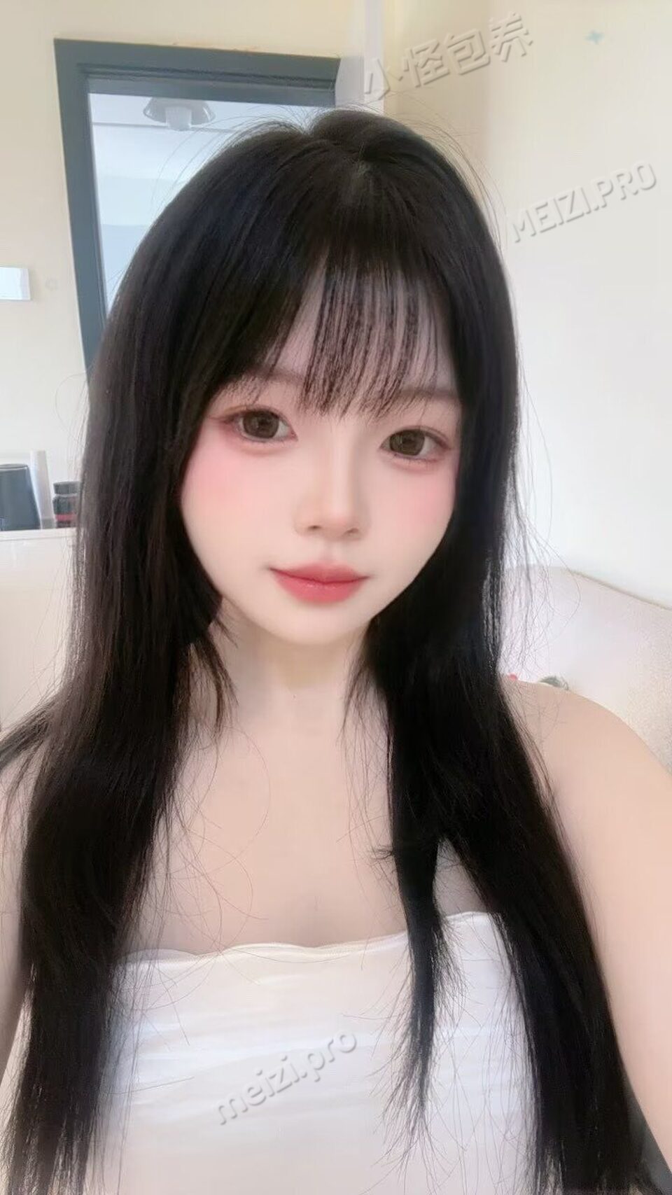福建 厦门 21岁 154cm 79 C杯 幼师 性格活泼,会唱歌跳舞,个子娇小让人生起保护欲,肉软软弹弹的,娇小软萌,本人跟验证视频长得一模一样 抽烟纹身:无纹身 SM:是 无套:可 口交:可 过夜:可 同居:可 价格:6 特点:性格活泼,会唱歌跳舞,个子娇小让人生起保护欲,肉软软弹弹的,娇小软萌,本人跟验证视频长得一模一样
