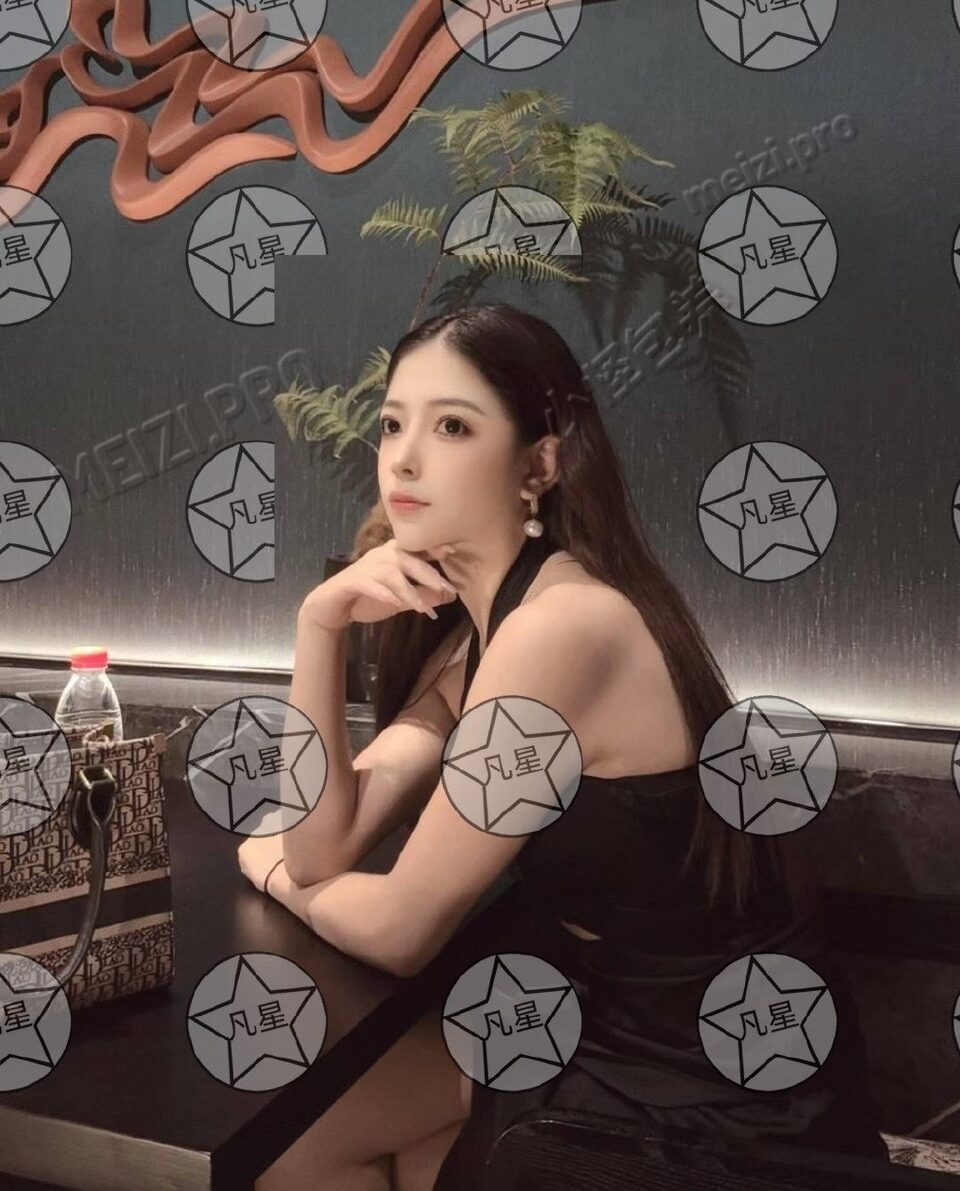 云南 昆明 27岁 160cm 45 B杯 服装店 第一次找良家 私生活干净 身材好 床上放得开 配合度高 床上不死鱼 验证视频纯素颜 五官底子很好 抽烟纹身:不抽烟有纹身 SM:是 无套:可 口交:可 过夜:可 同居:可 可飞:可 价格:9 特点:第一次找良家 私生活干净 身材好 床上放得开 配合度高 床上不死鱼 验证视频纯素颜 五官底子很好