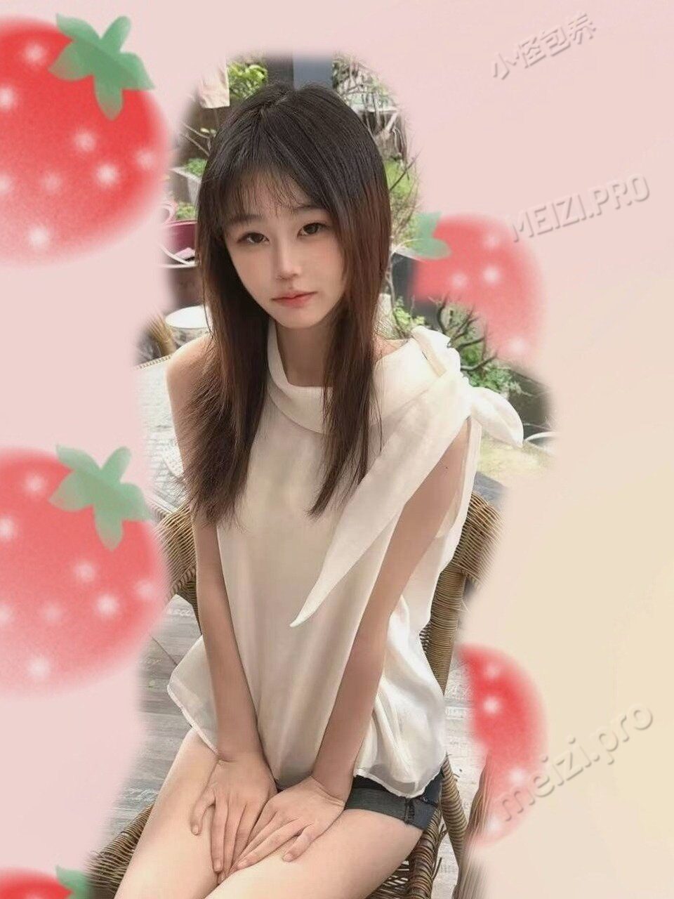 湖南 长沙 18岁 165cm 85 A杯 打工 抽烟纹身:无纹身 SM:是 无套:可 口交:可 过夜:可 同居:可 可飞:可 不要太远 价格:15