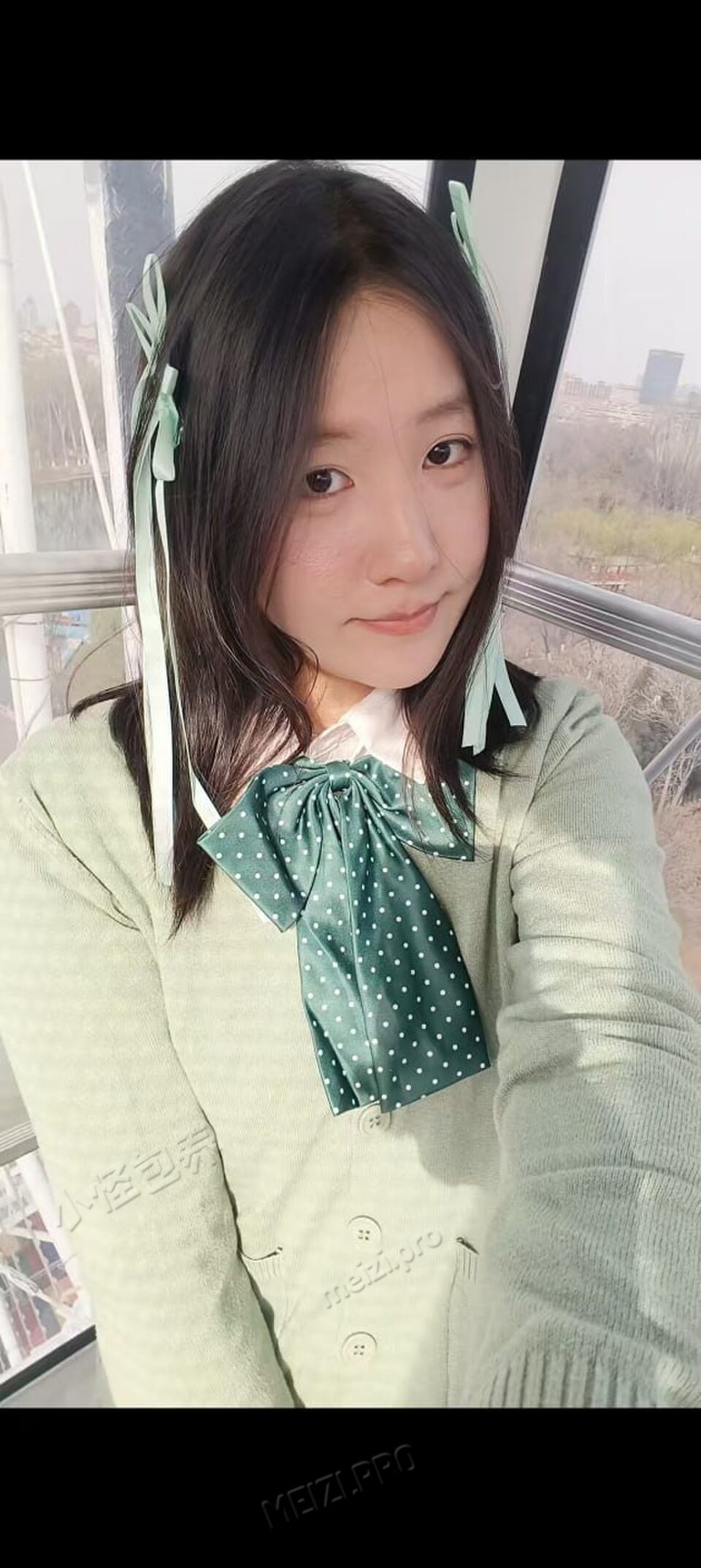 宁夏 银川 19岁 175cm 125 B杯 学生 接受露出 时间自由 抽烟纹身:无 SM:是 无套:否 口交:可 过夜:可 同居:可 可飞:否 价格:10 特点:接受露出 时间自由