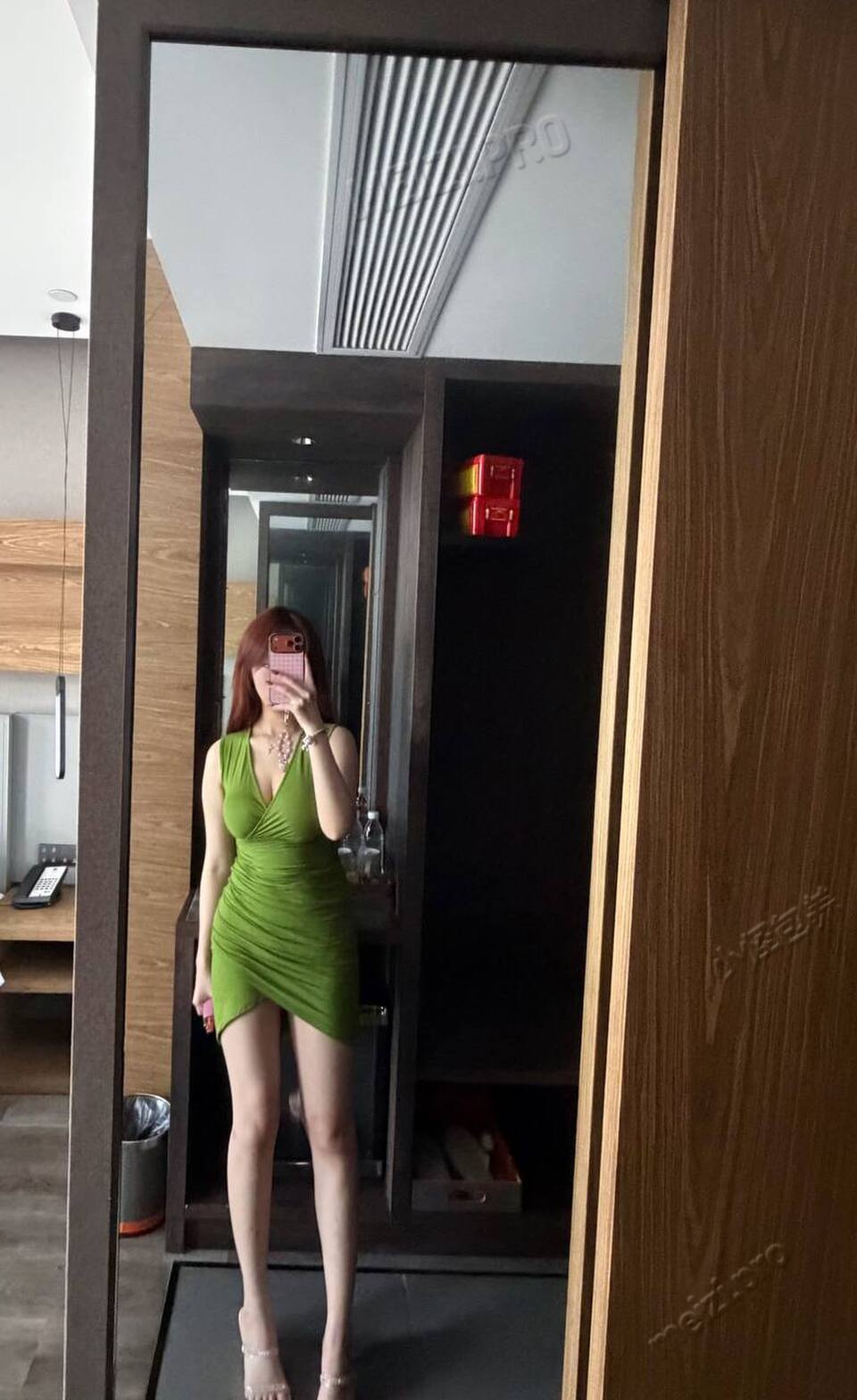 江苏 泰州 21岁 174cm 55 D杯 身材好，有分寸，性格开朗健谈 抽烟纹身:有抽烟无纹身 SM:否 无套:可 口交:可 过夜:可 可飞:可 价格:10 特点:身材好，有分寸，性格开朗健谈
