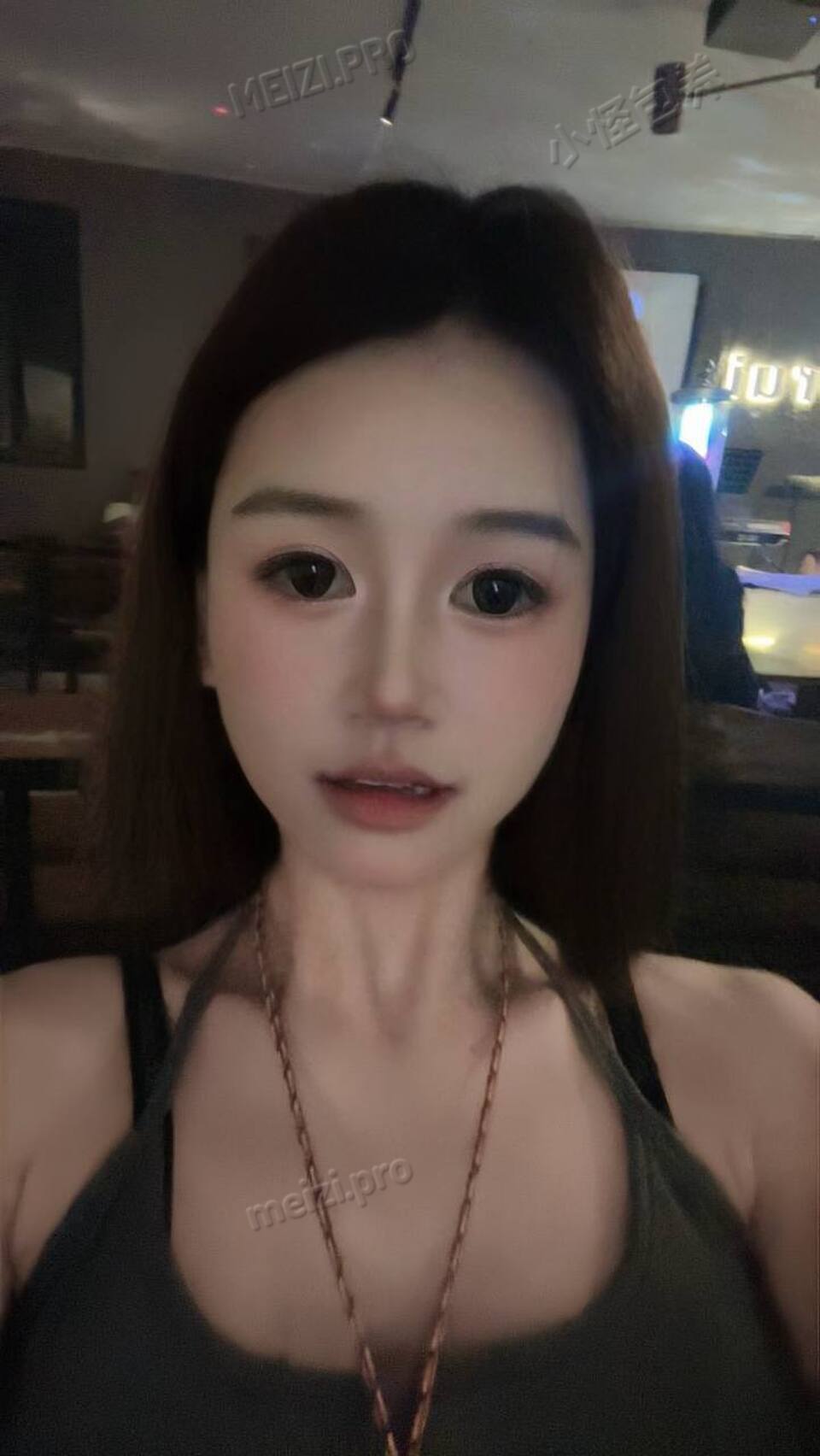 云南 西双版纳 18岁 153cm 82 B杯 无 温柔体贴,懂事,为他人着想,偏安静,需要我活跃气氛的时候也可以外向。甜美清纯,性格温柔开朗,会给满满情绪价值,性格活泼,善解人意 抽烟纹身:有纹身 SM:否 无套:否 口交:否 过夜:可 同居:可 可飞:可 价格:4/8 特点:温柔体贴,懂事,为他人着想,偏安静,需要我活跃气氛的时候也可以外向。甜美清纯,性格温柔开朗,会给满满情绪价值,性格活泼,善解人意