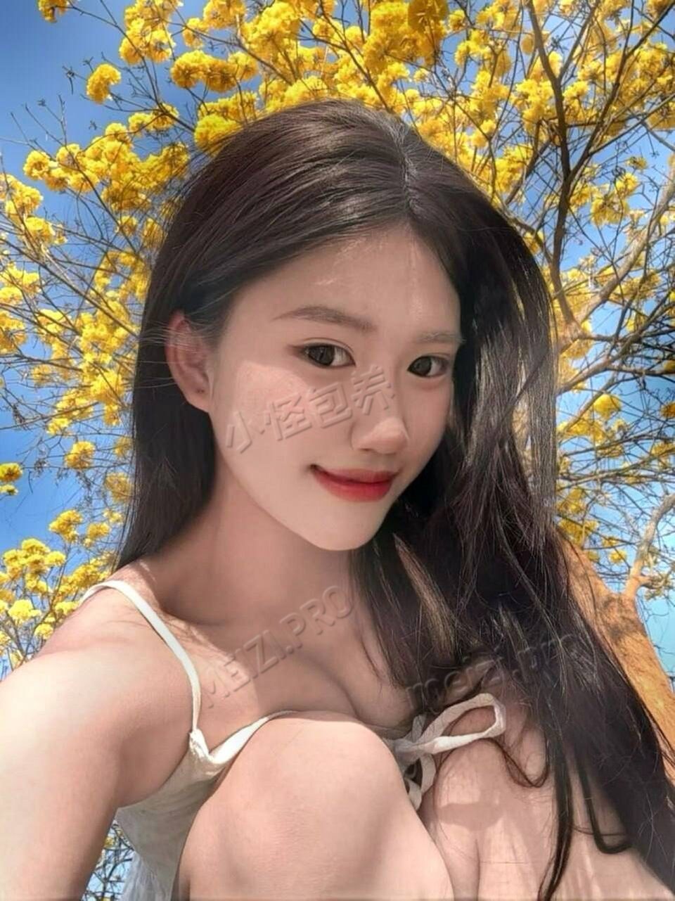 云南 普洱 19岁 156cm 98 B杯 自由 SM:是 无套:看情况 口交:可 过夜:可 同居:看情况 可飞:能 价格:5