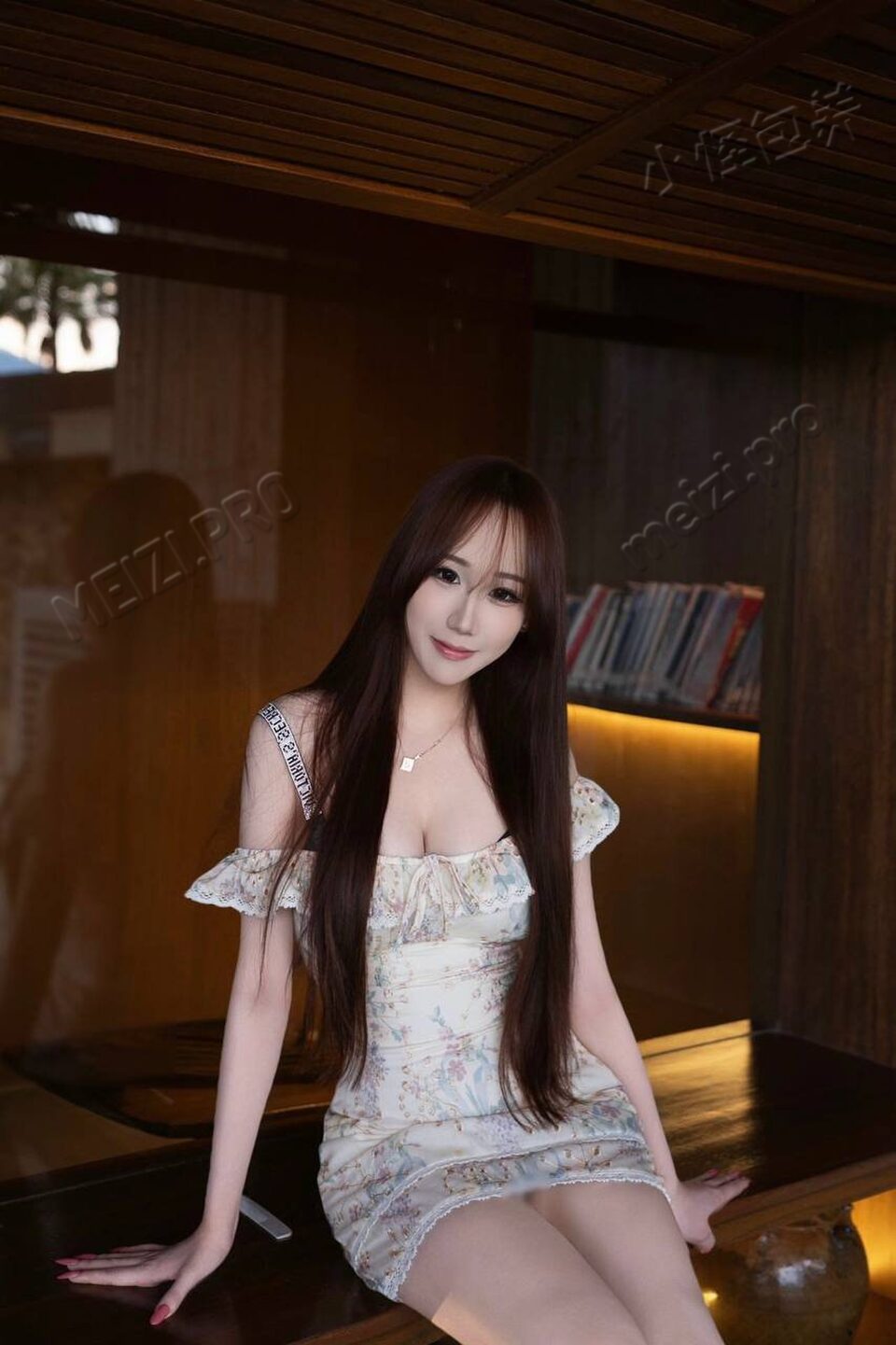 广东 深圳 18岁 170cm 105 E杯 学生 格好,温柔体贴,善于倾听,脾气好,能提供情绪价值 抽烟纹身:无 SM:否 无套:加钱 口交:可 过夜:可 同居:可 可飞:可 安全国家 价格:20 特点:格好,温柔体贴,善于倾听,脾气好,能提供情绪价值