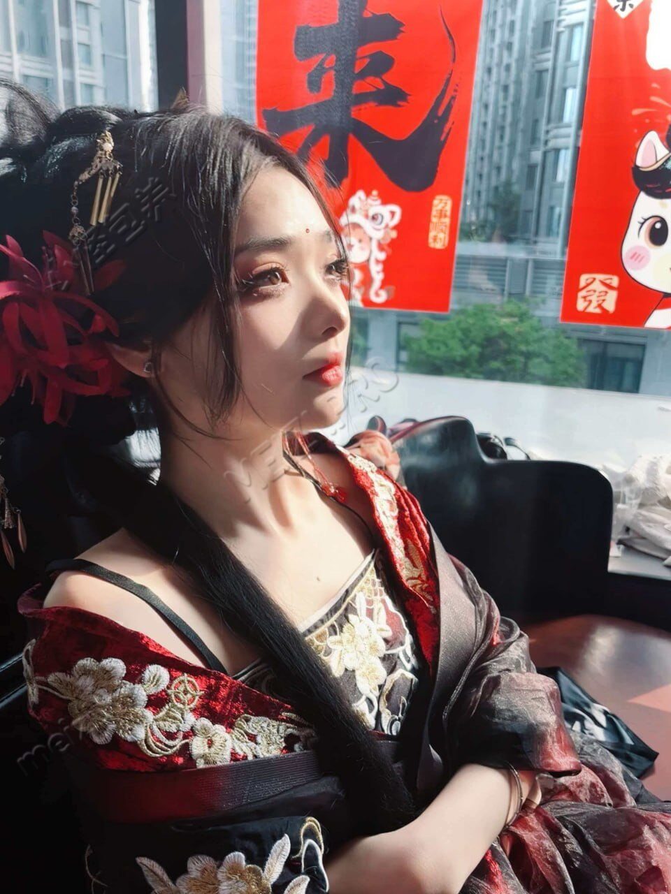湖北 武汉 19岁 165cm 94 B杯 学生 性感御姐，平时喜欢运动，瑜伽，身材紧致，配合度高，身材柔软好，可以体验多种姿势，接受程度高，会提供情绪价值，待开发更多的新玩法 抽烟纹身:无 SM:是 无套:否 口交:可 过夜:可 同居:可 可飞:可 可飞港澳 价格:10 特点:性感御姐，平时喜欢运动，瑜伽，身材紧致，配合度高，身材柔软好，可以体验多种姿势，接受程度高，会提供情绪价值，待开发更多的新玩法