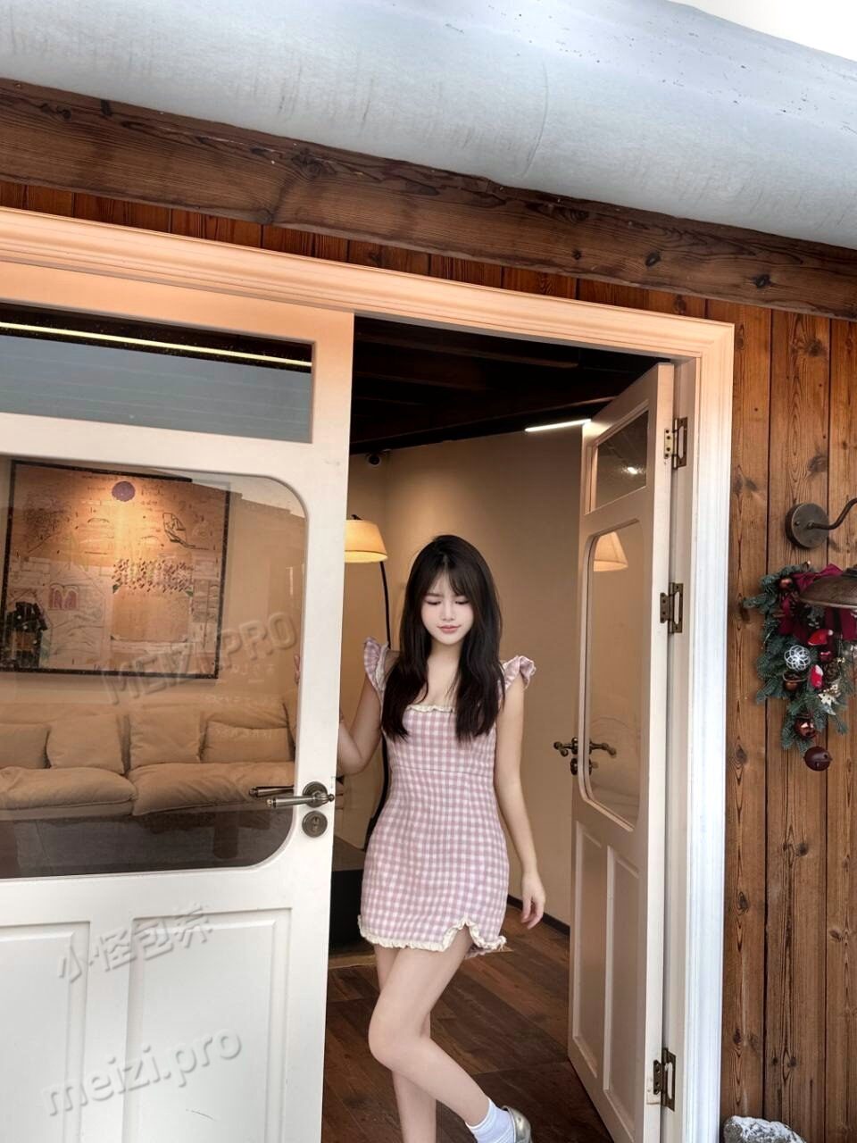 广东 广州 天河 21岁 161cm 88 C杯 艺术生 小个子无整容，JK萝莉，素颜见客，清纯听话 抽烟纹身:无纹身 SM:是 无套:否 口交:可 过夜:可 同居:可 可飞:可 价格:4-12 特点:小个子无整容，JK萝莉，素颜见客，清纯听话