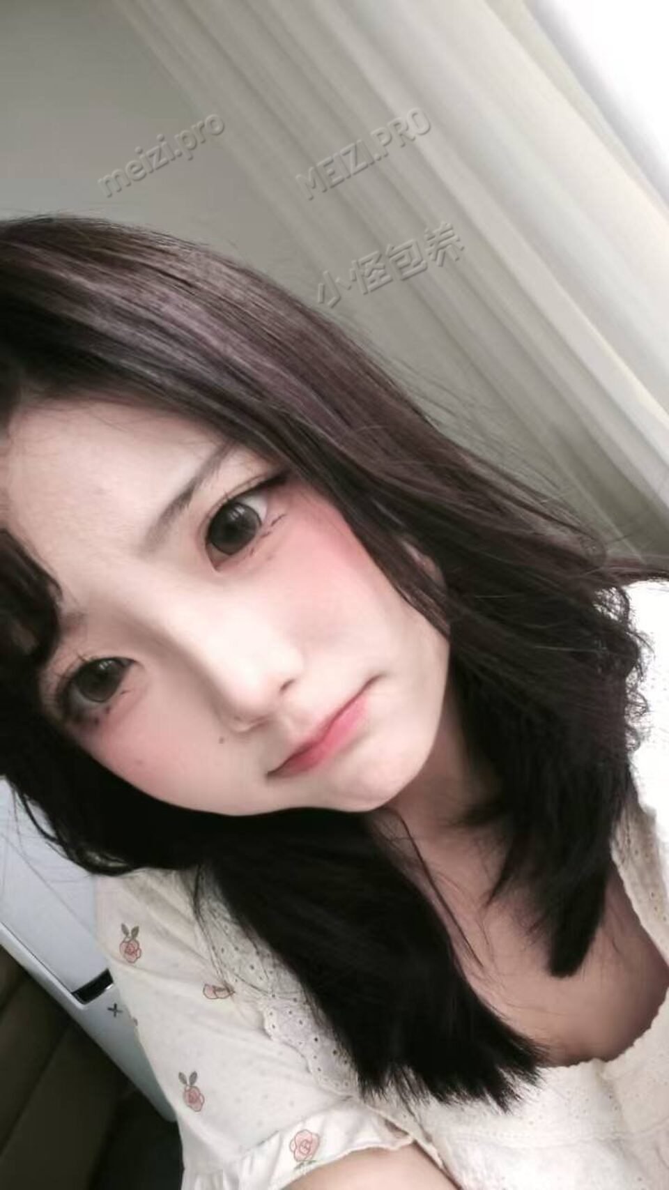 山东 烟台 18岁 165cm 55 C杯 学生 清纯可爱,婴儿脸,紧致q弹,三点粉嫩,活好反差,配合度高,性格温柔懂事有分寸,贴心陪伴让你自在愉悦 抽烟纹身:无纹身 SM:是 无套:否 口交:可 过夜:否 同居:可 可飞:否 价格:8 特点:清纯可爱,婴儿脸,紧致q弹,三点粉嫩,活好反差,配合度高,性格温柔懂事有分寸,贴心陪伴让你自在愉悦